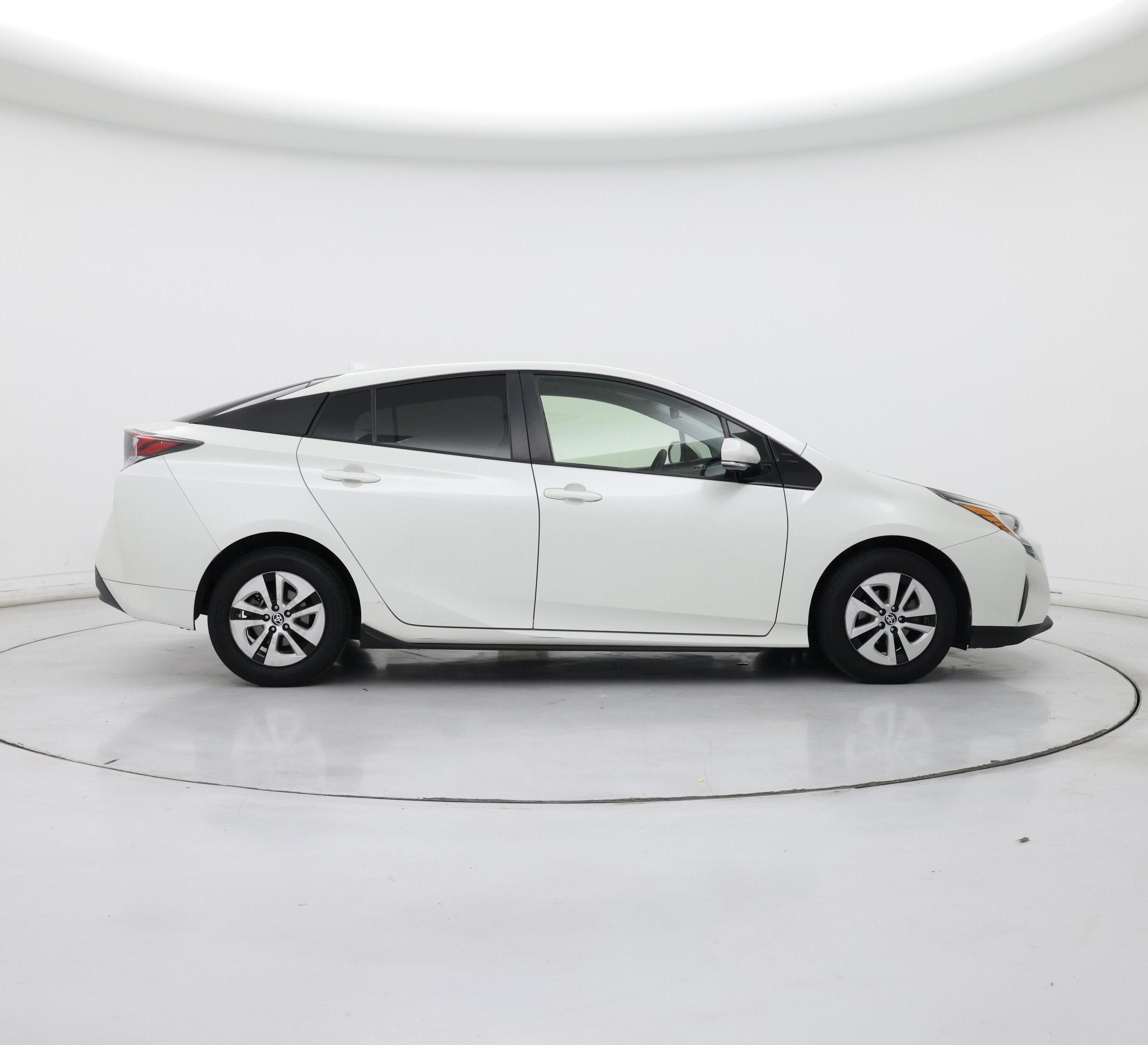 Thumbnail: 2017 Toyota Prius - 7
