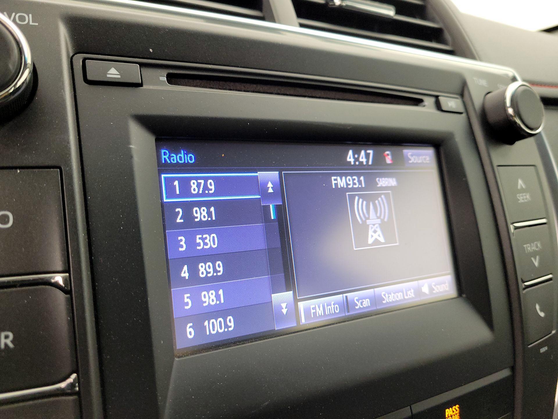 Thumbnail: 2016 Toyota Camry - 15