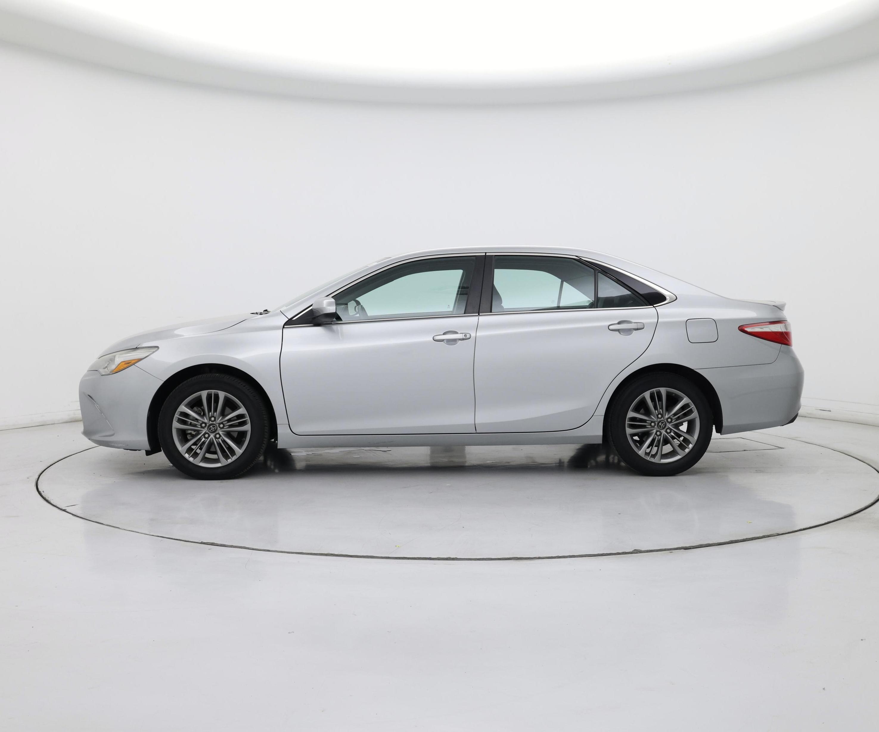 Thumbnail: 2016 Toyota Camry - 3
