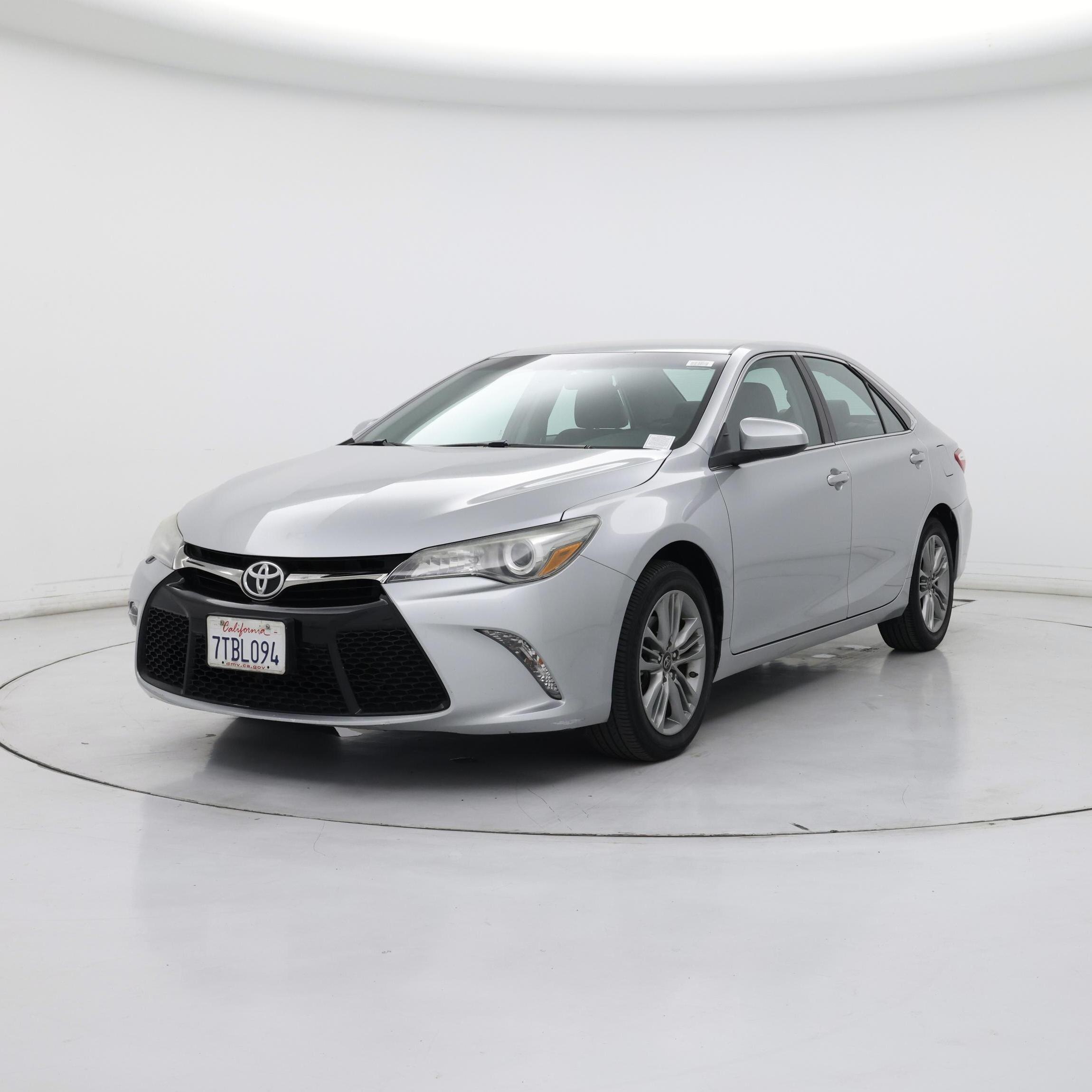 Thumbnail: 2016 Toyota Camry - 4