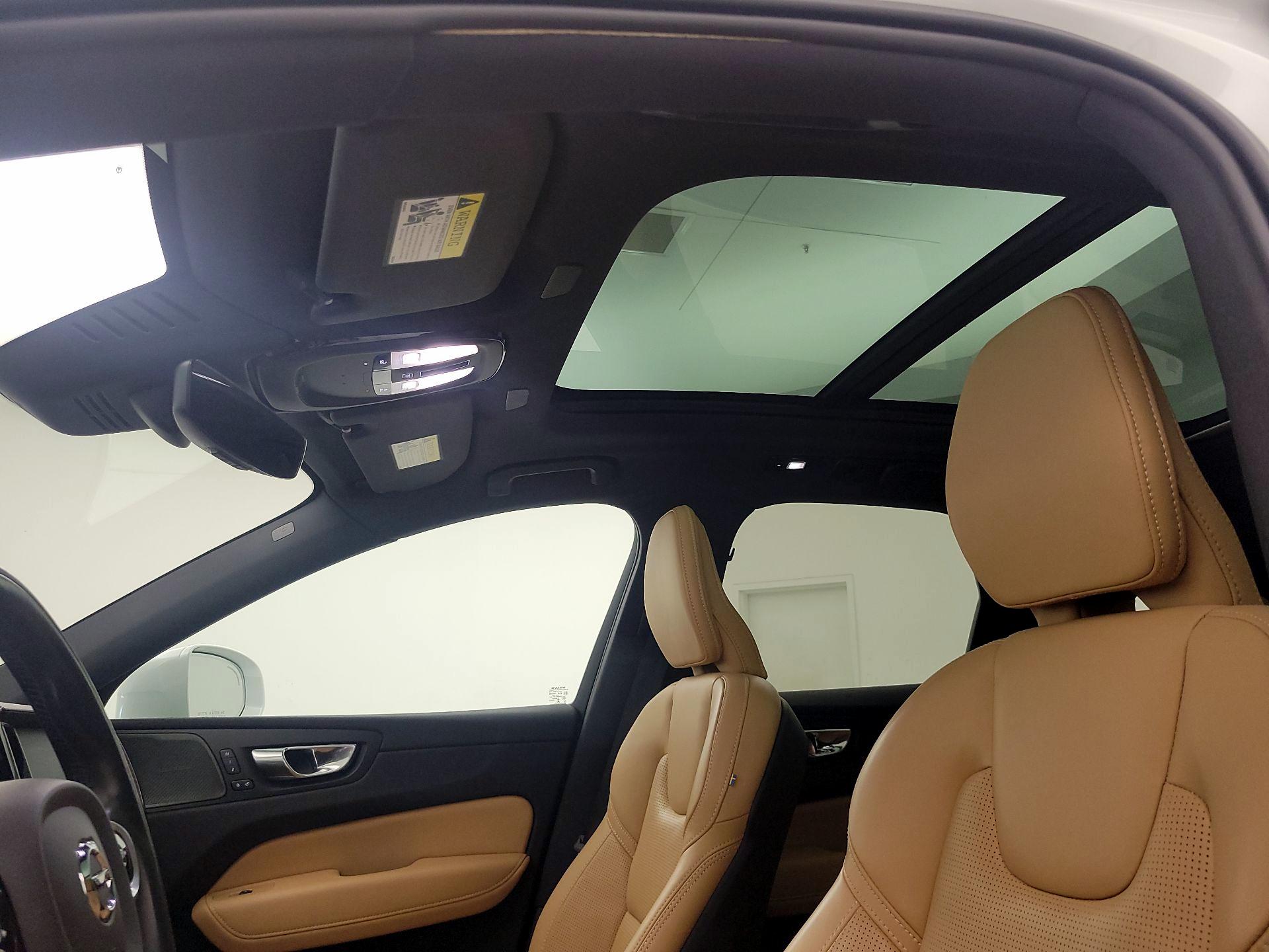 Thumbnail: 2022 Volvo XC60 - 18