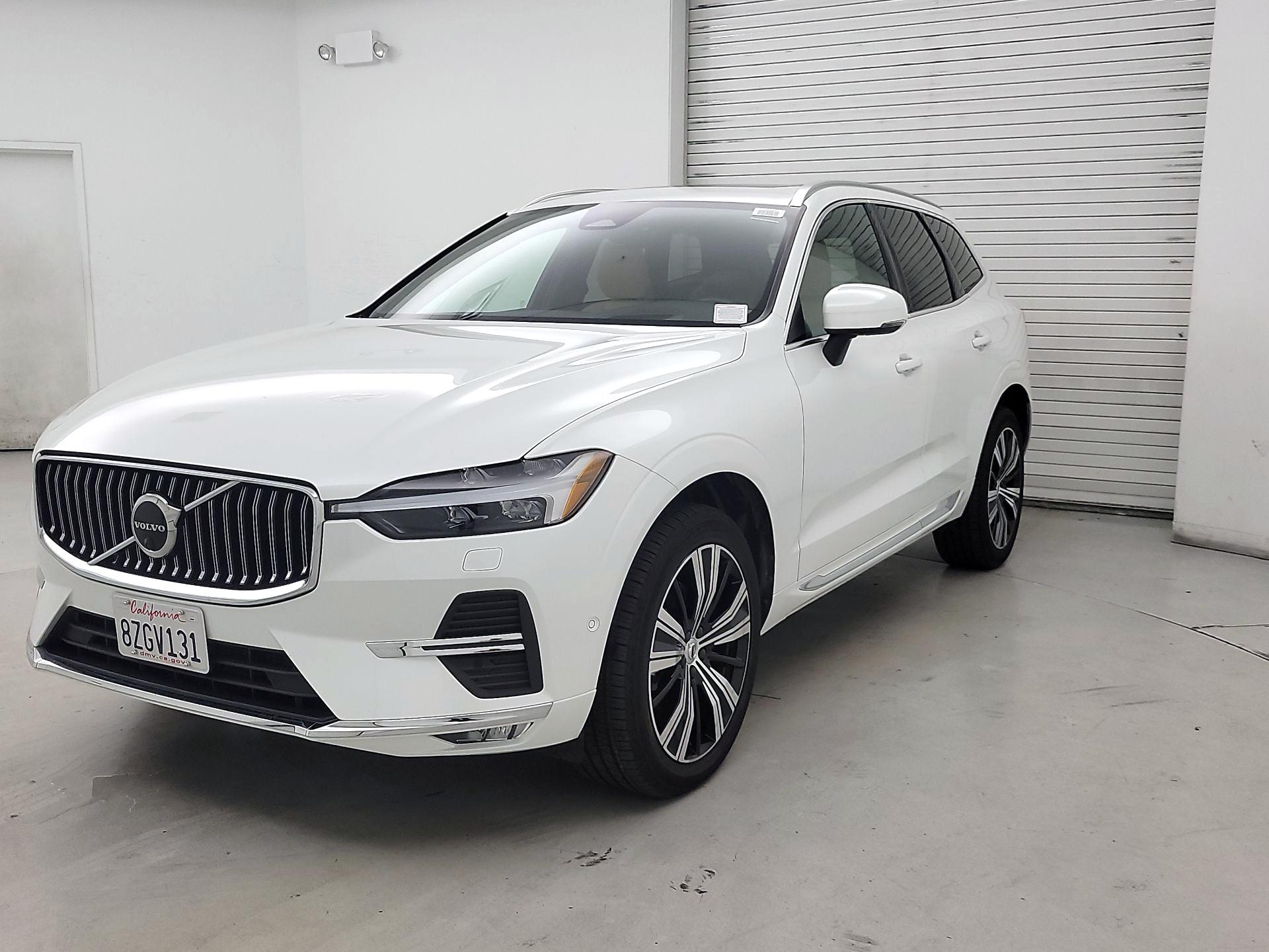Thumbnail: 2022 Volvo XC60 - 3