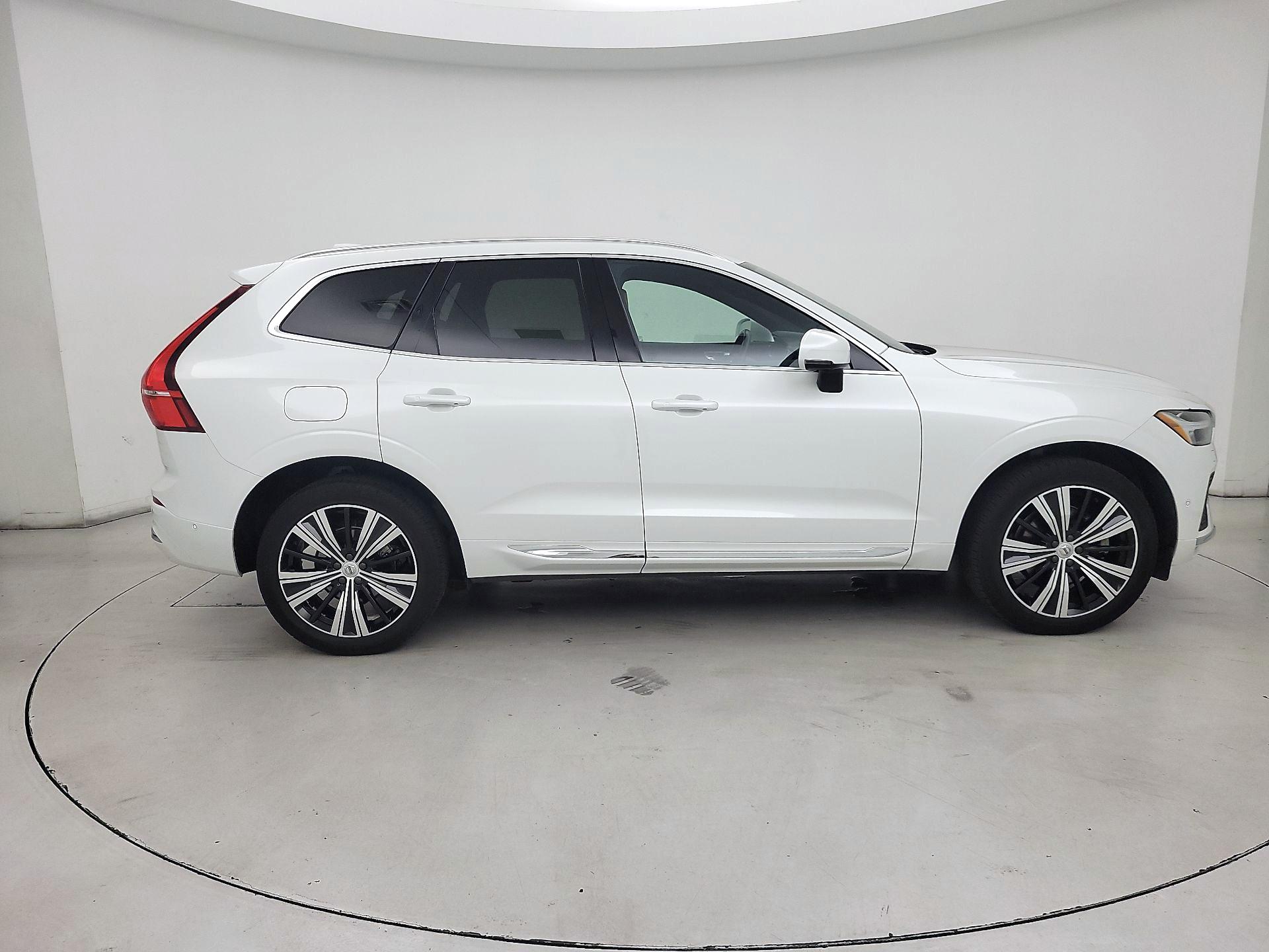 Thumbnail: 2022 Volvo XC60 - 4