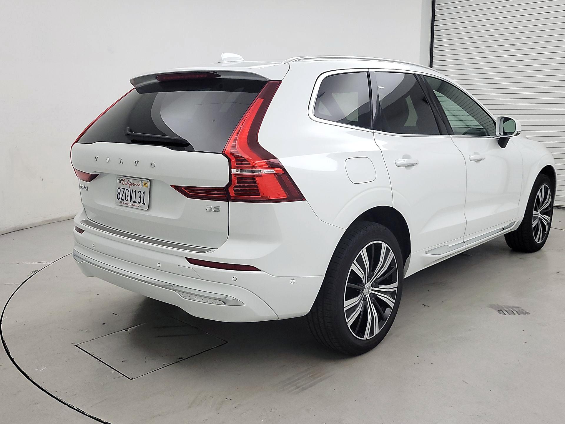 Thumbnail: 2022 Volvo XC60 - 5