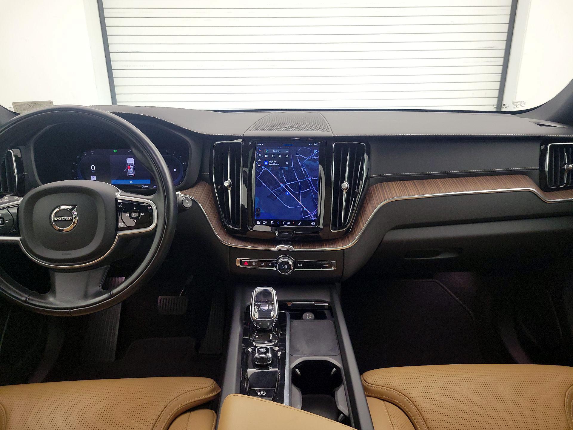 Thumbnail: 2022 Volvo XC60 - 8