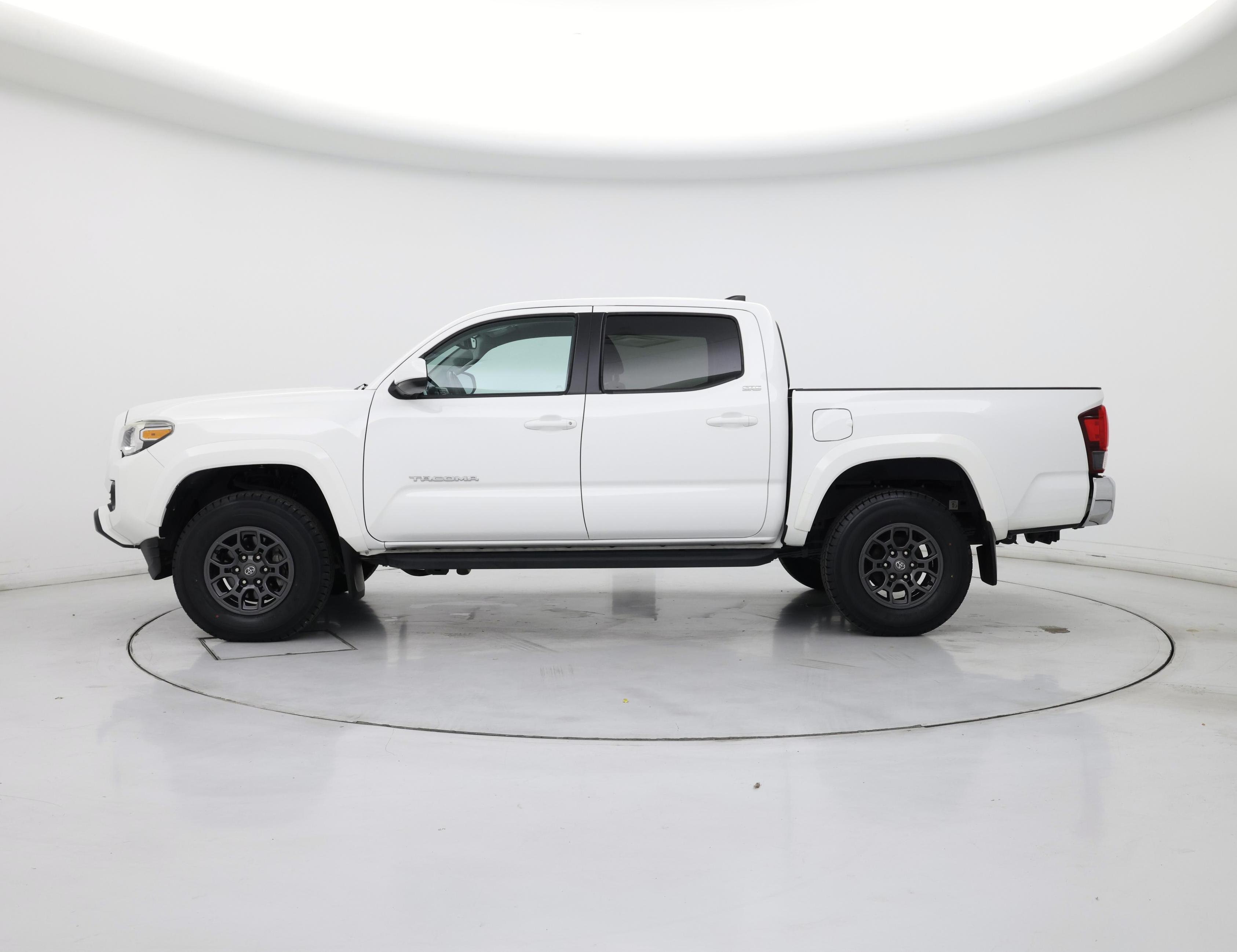 Thumbnail: 2018 Toyota Tacoma - 3
