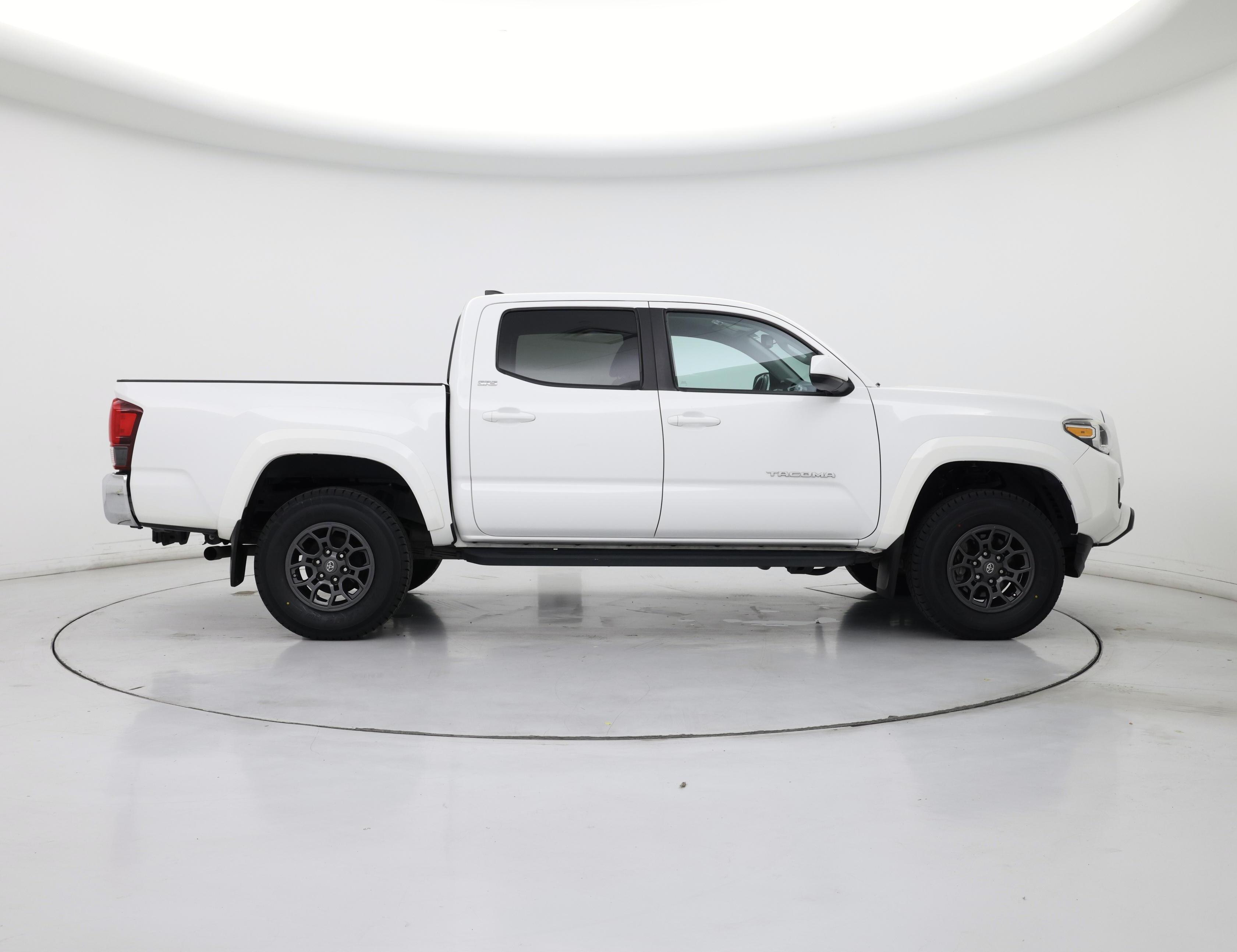Thumbnail: 2018 Toyota Tacoma - 7