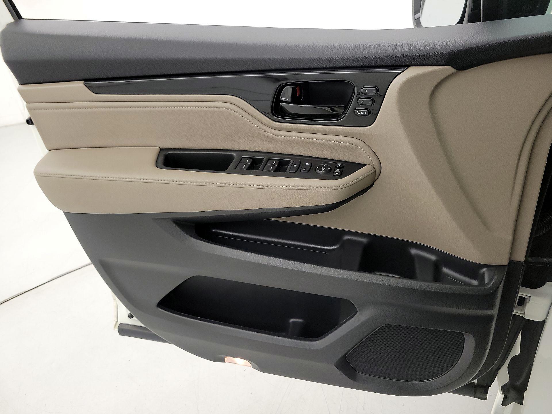 Thumbnail: 2019 Honda Odyssey - 12