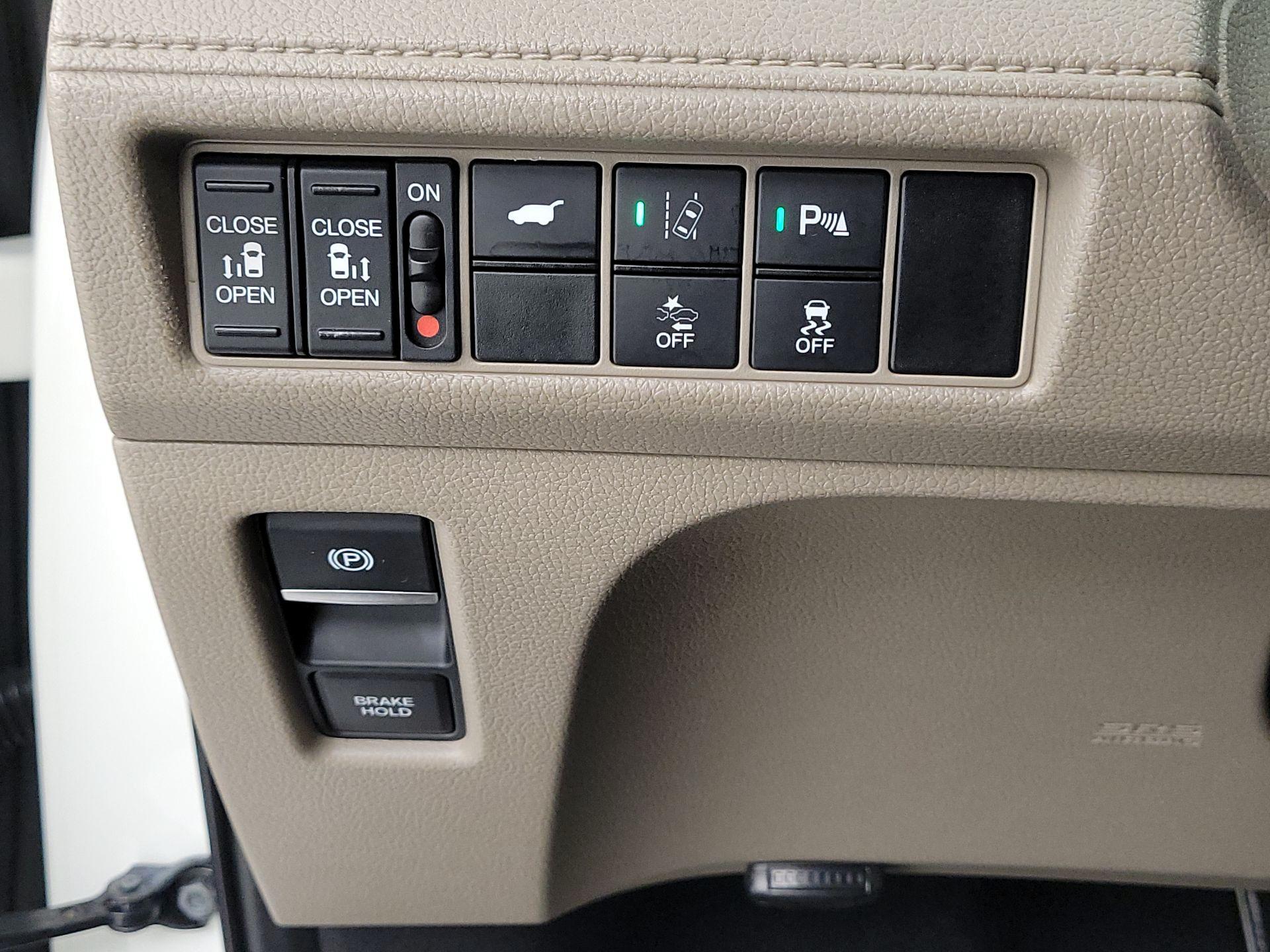 Thumbnail: 2019 Honda Odyssey - 13