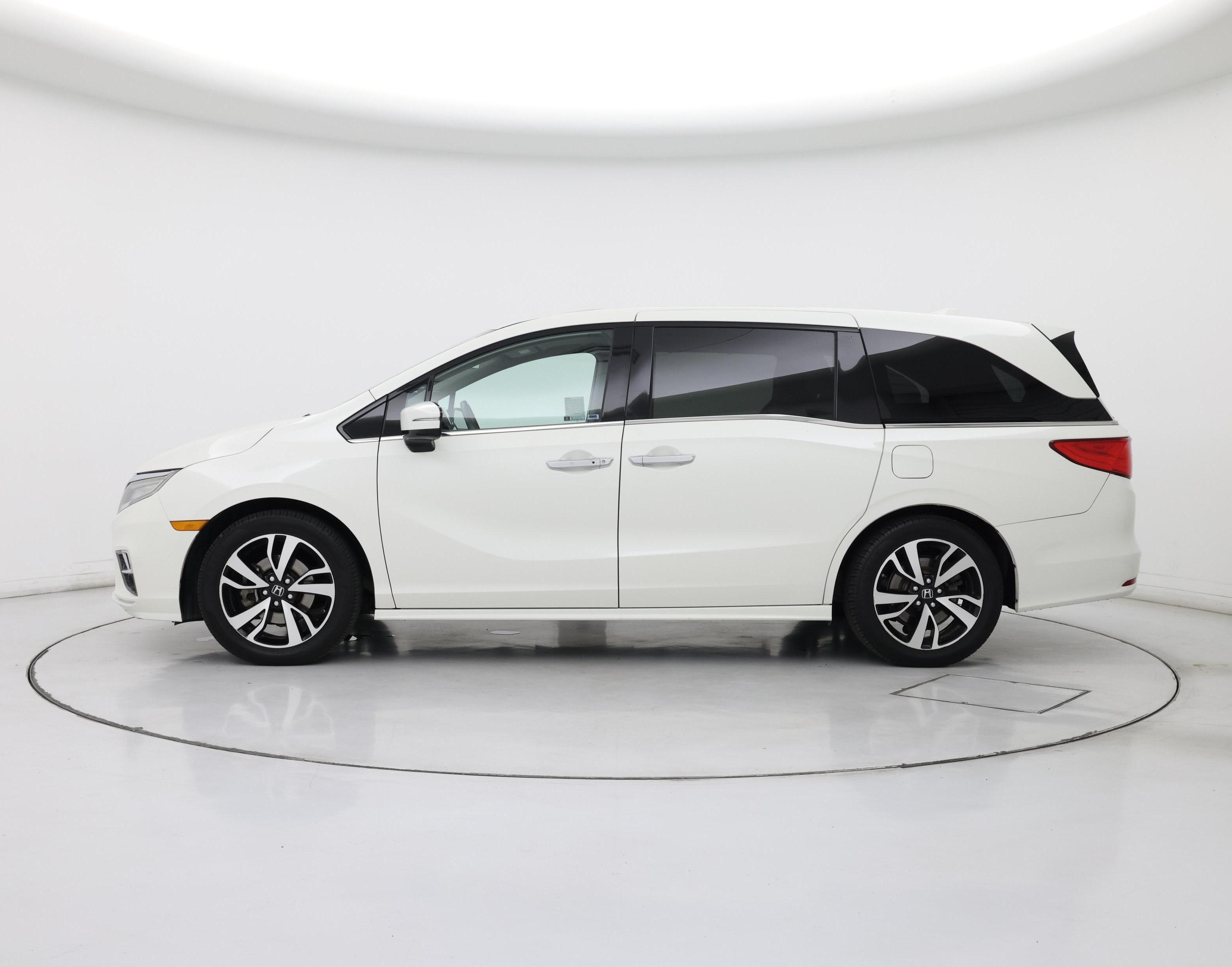 Thumbnail: 2019 Honda Odyssey - 3