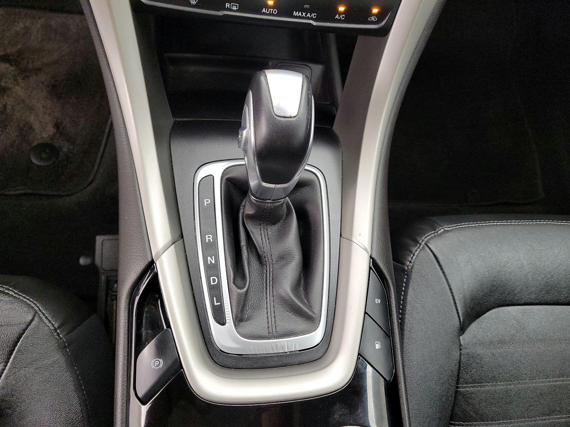 Thumbnail: 2014 Ford Fusion - 16