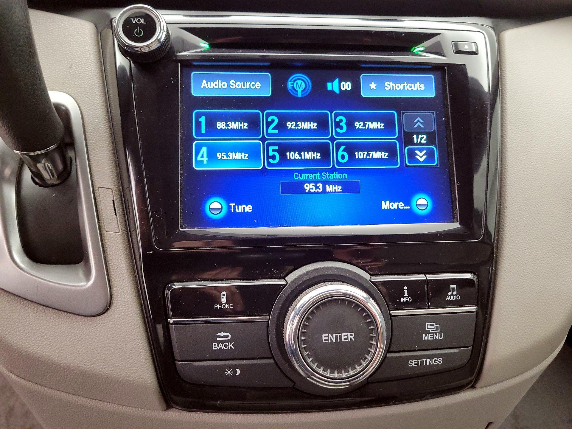 Thumbnail: 2016 Honda Odyssey - 15