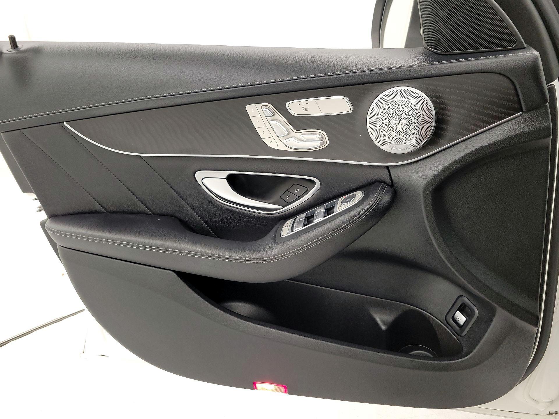 Thumbnail: 2015 Mercedes-Benz C-Class - 12