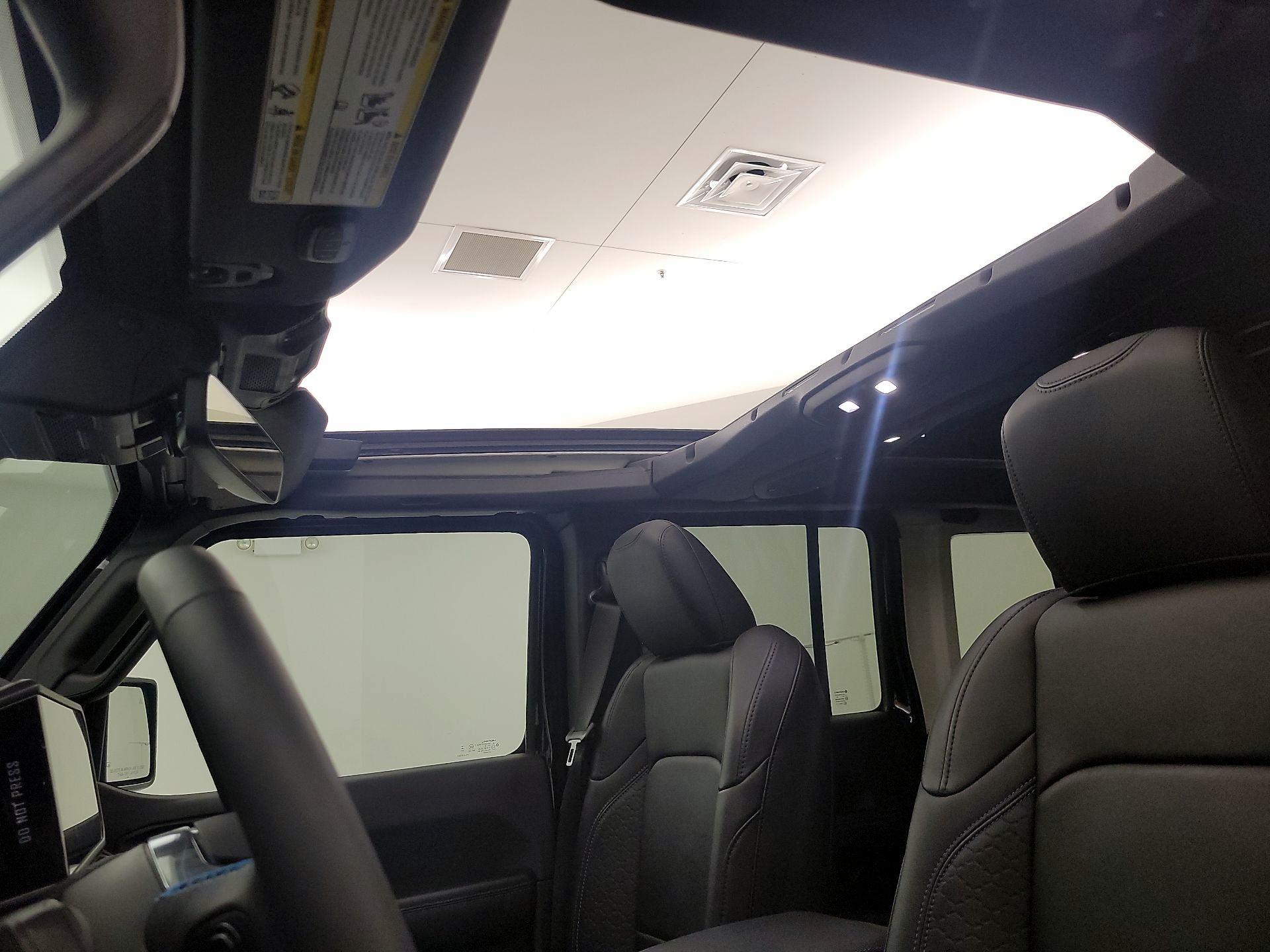 Thumbnail: 2024 Jeep Wrangler - 19