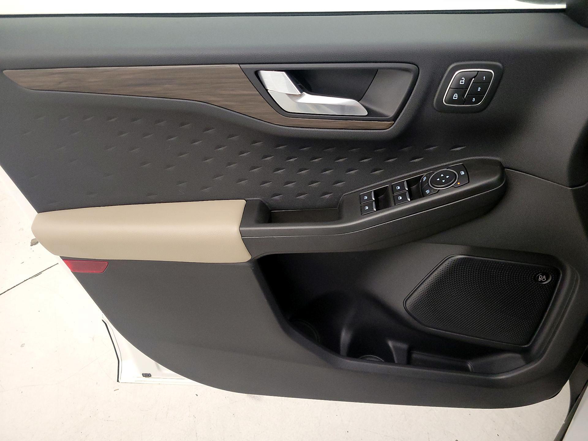 Thumbnail: 2020 Ford Escape - 12