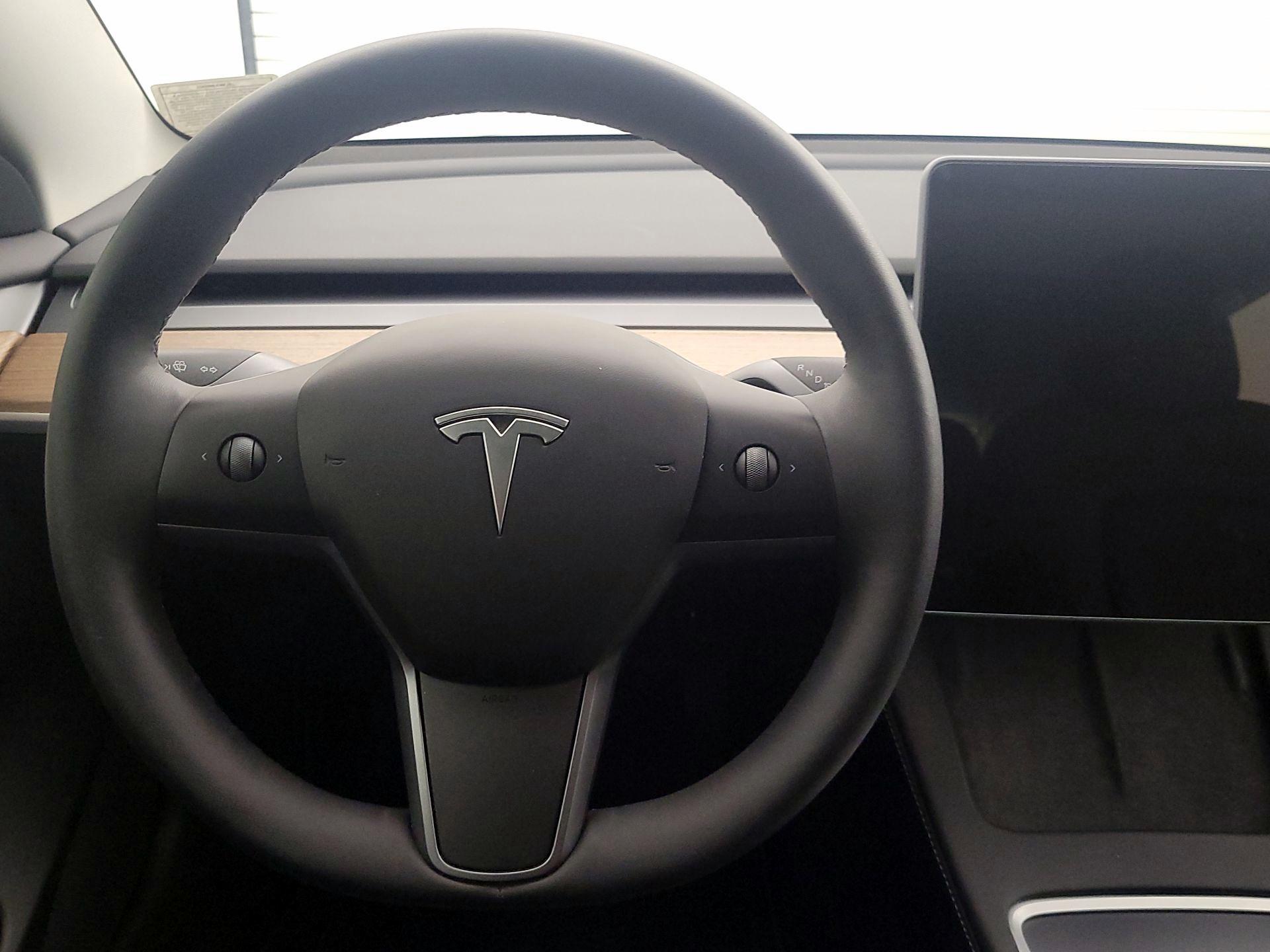 Thumbnail: 2023 Tesla Model 3 - 10