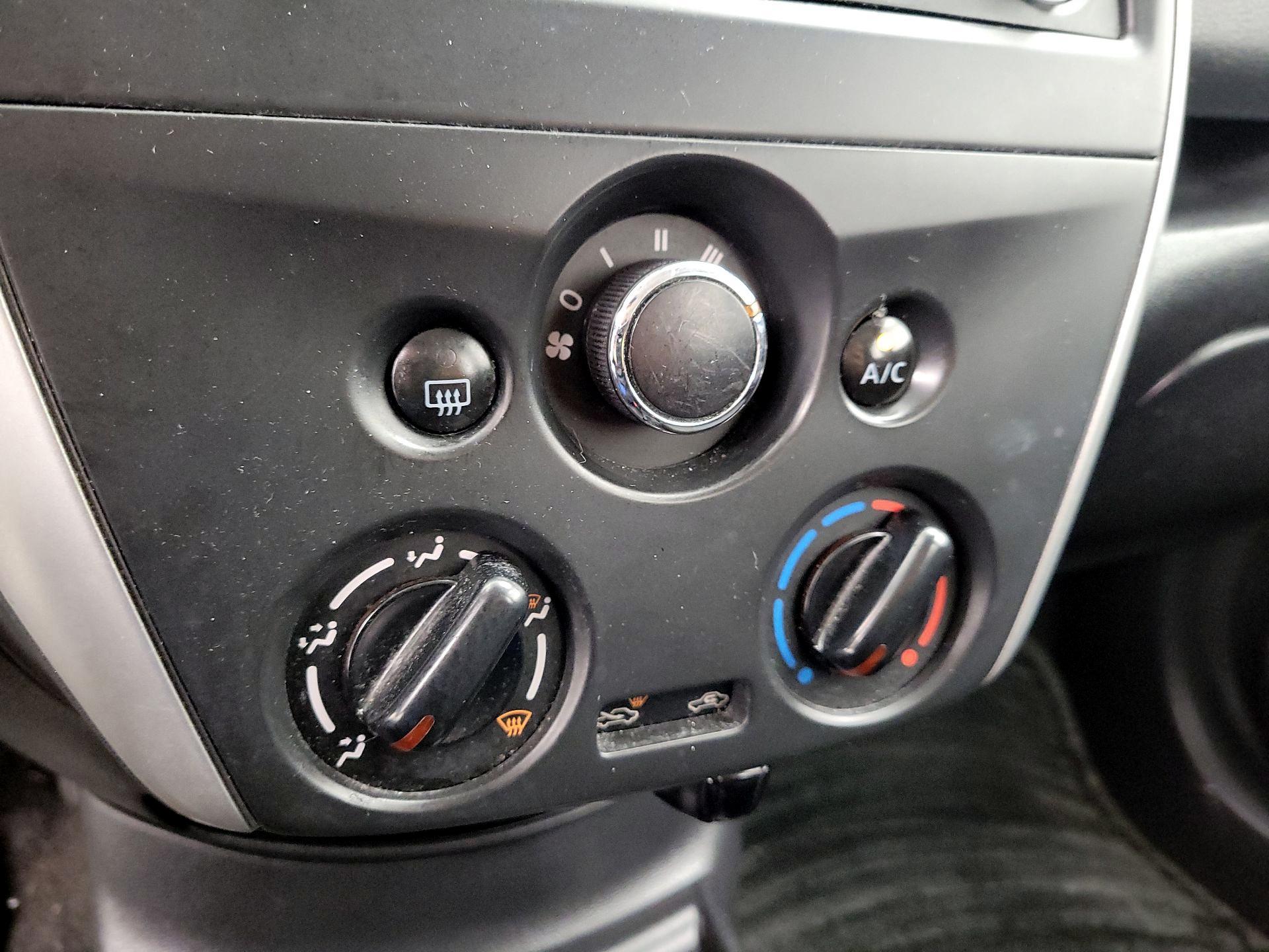 Thumbnail: 2015 Nissan Versa Note - 15