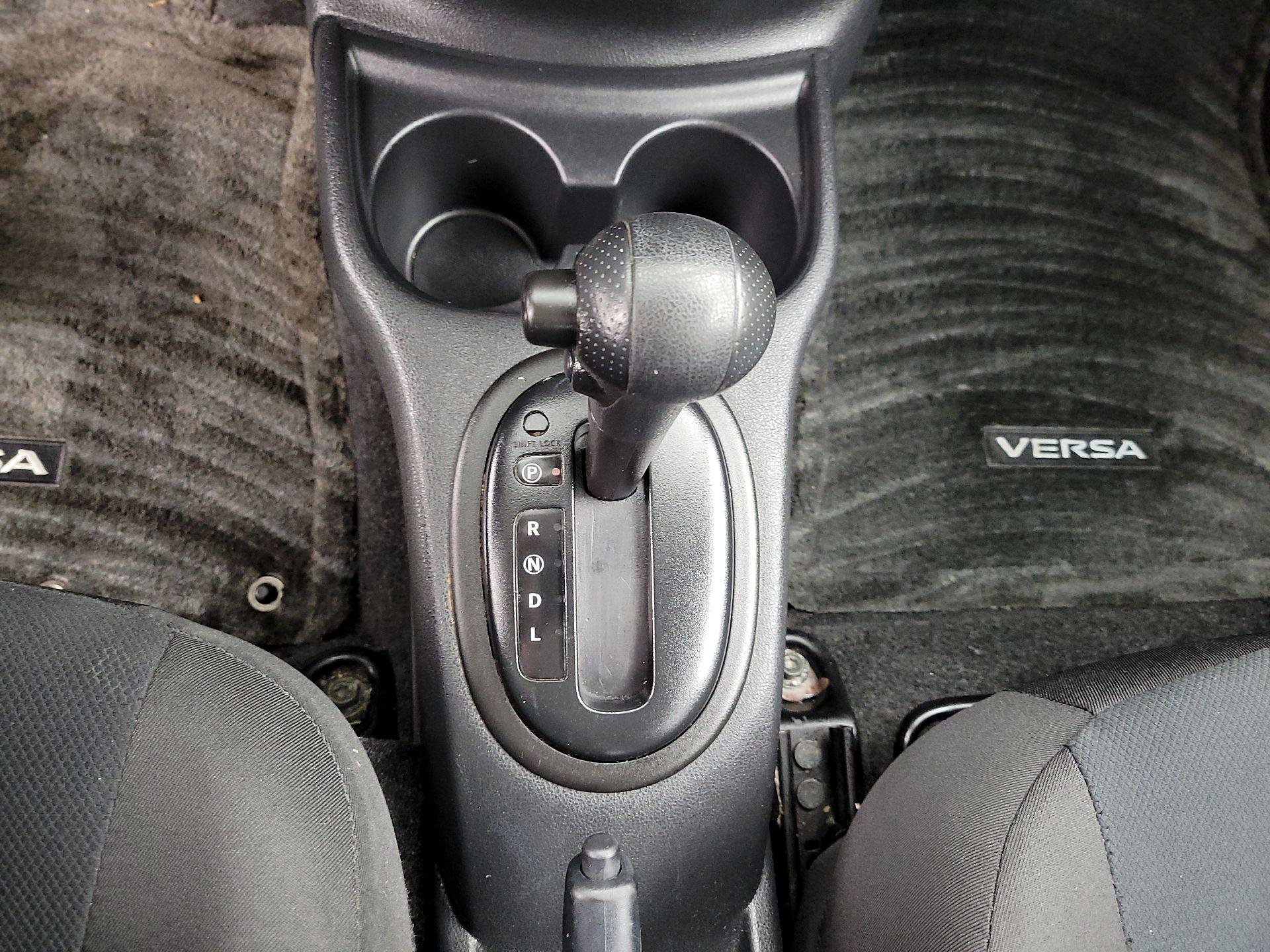 Thumbnail: 2015 Nissan Versa Note - 16