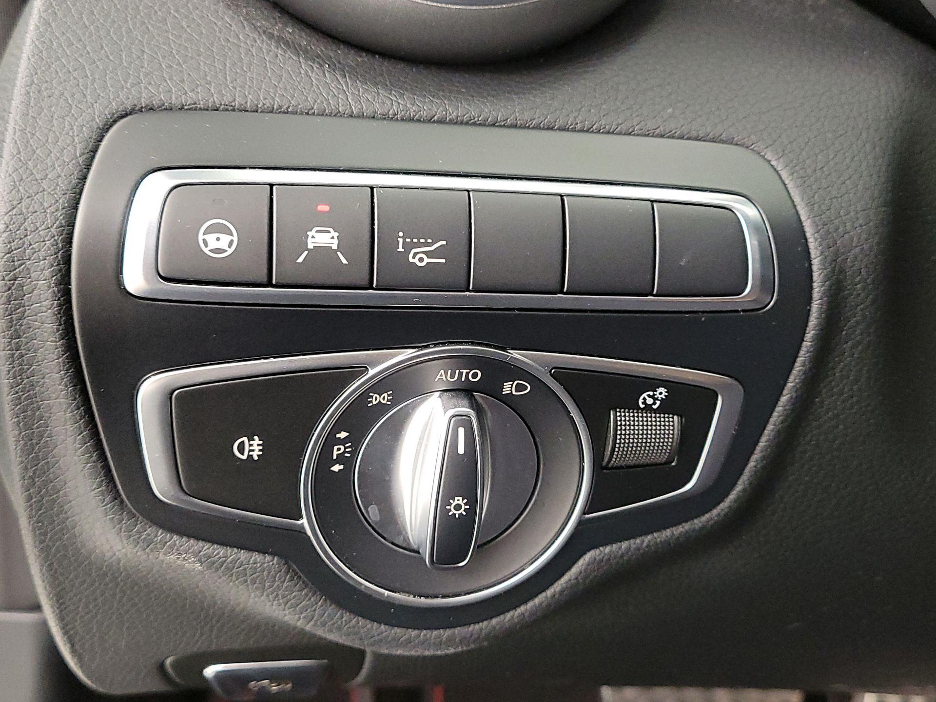 Thumbnail: 2018 Mercedes-Benz C-Class - 13