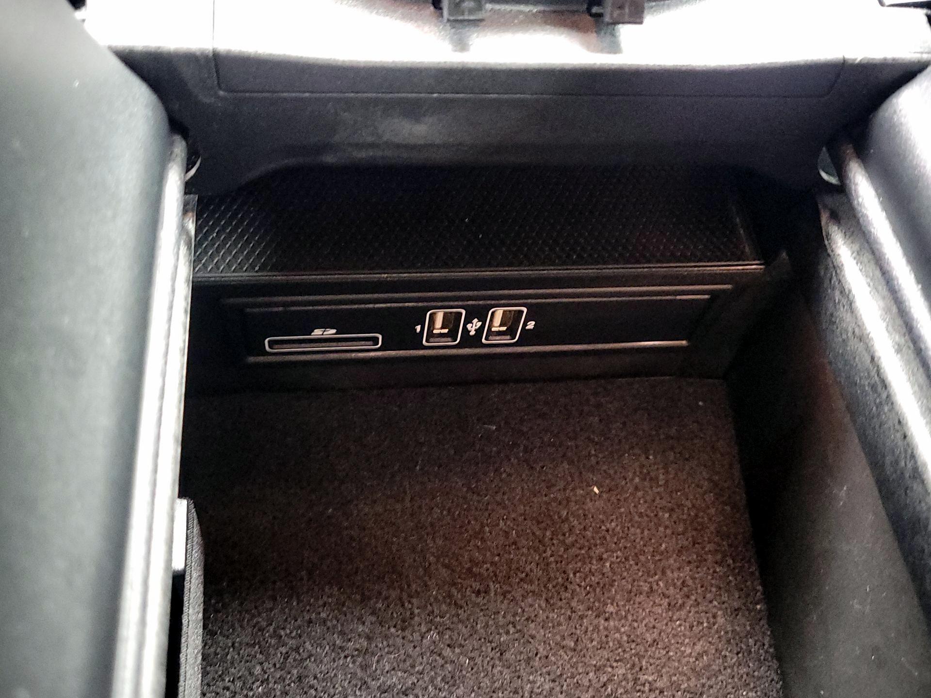 Thumbnail: 2018 Mercedes-Benz C-Class - 19