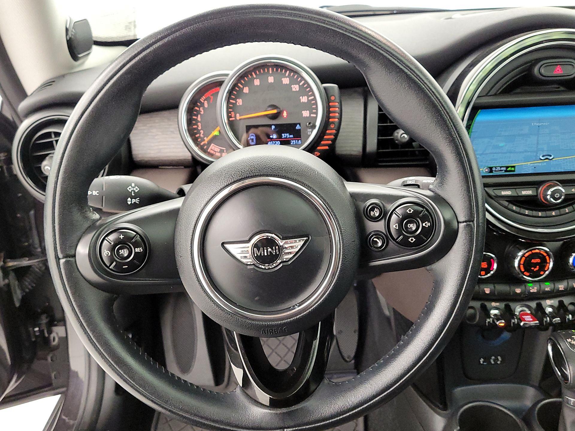 Thumbnail: 2015 MINI Cooper Hardtop - 10