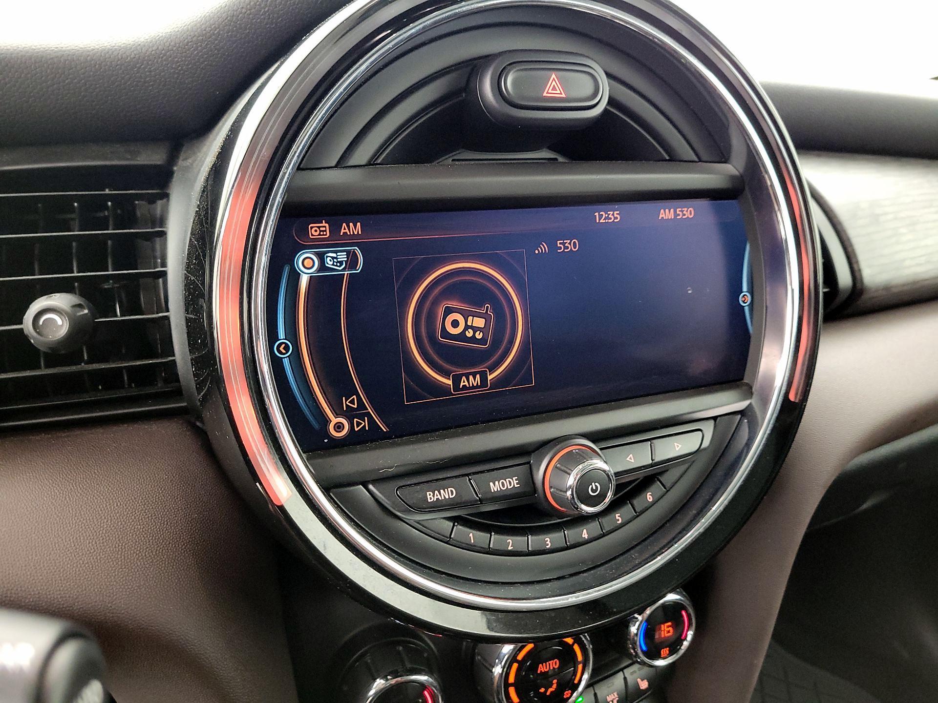 Thumbnail: 2015 MINI Cooper Hardtop - 16