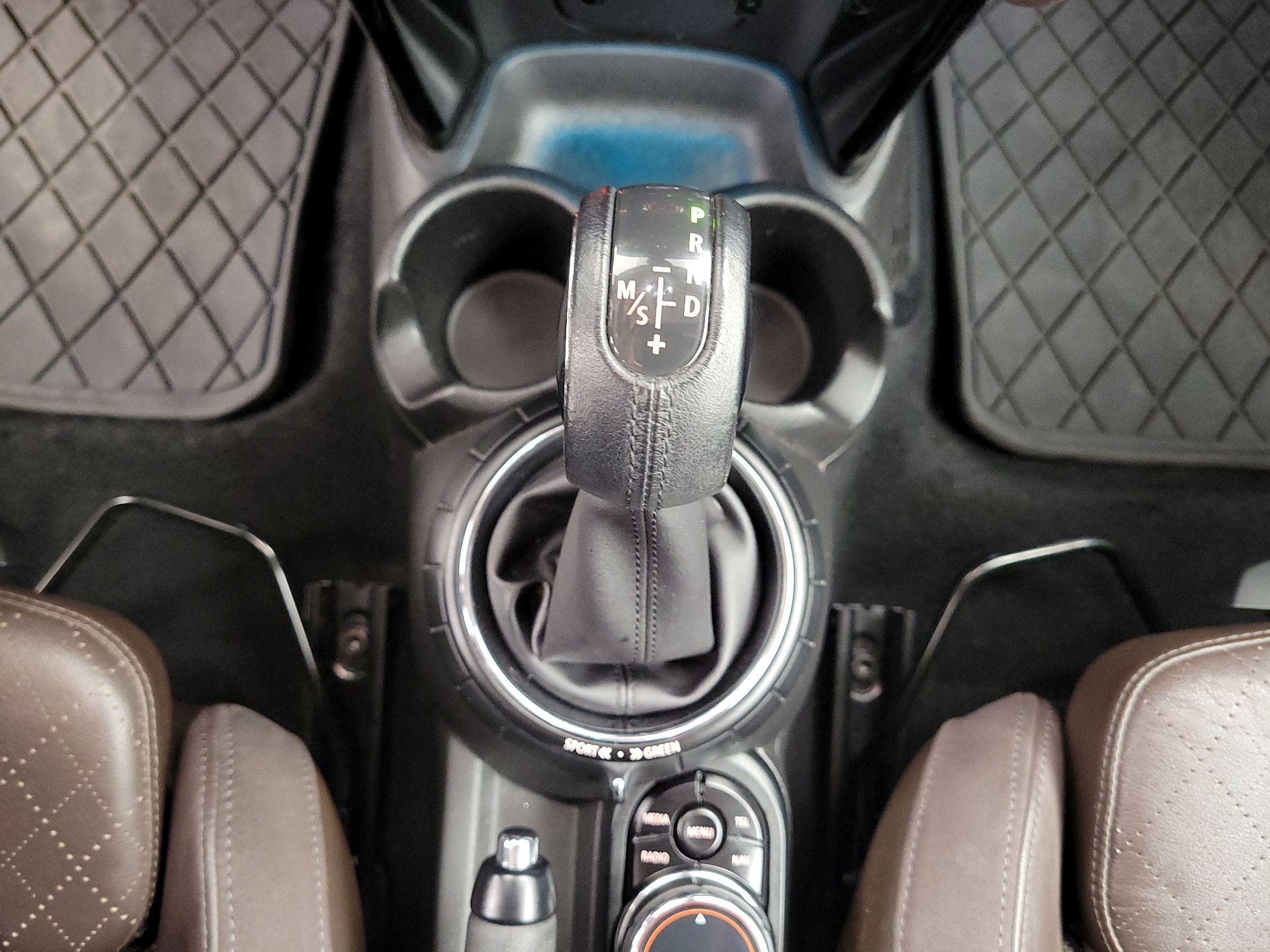 Thumbnail: 2015 MINI Cooper Hardtop - 18