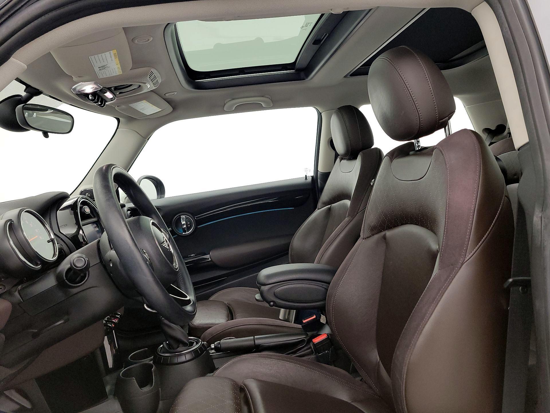 Thumbnail: 2015 MINI Cooper Hardtop - 20
