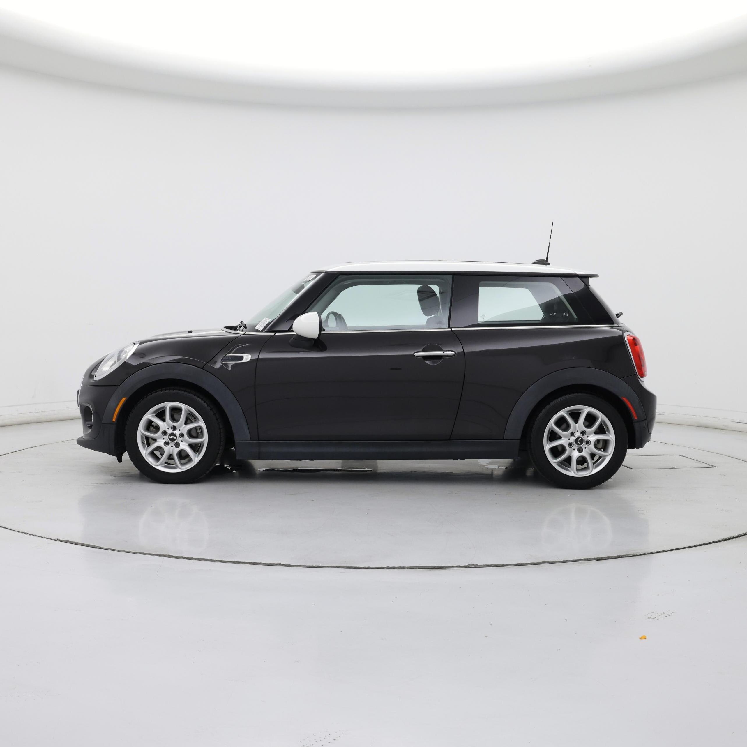Thumbnail: 2015 MINI Cooper Hardtop - 3