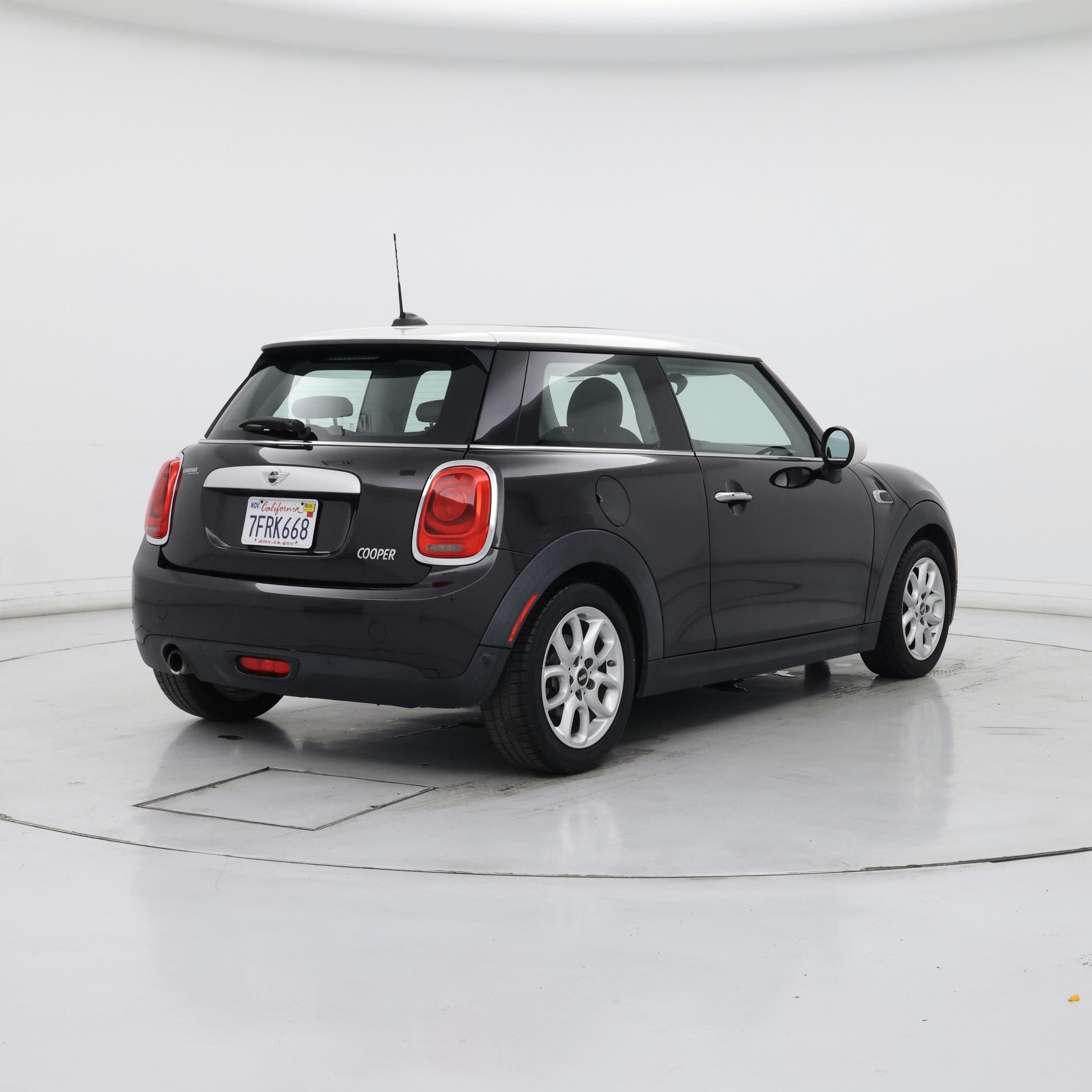 Thumbnail: 2015 MINI Cooper Hardtop - 8