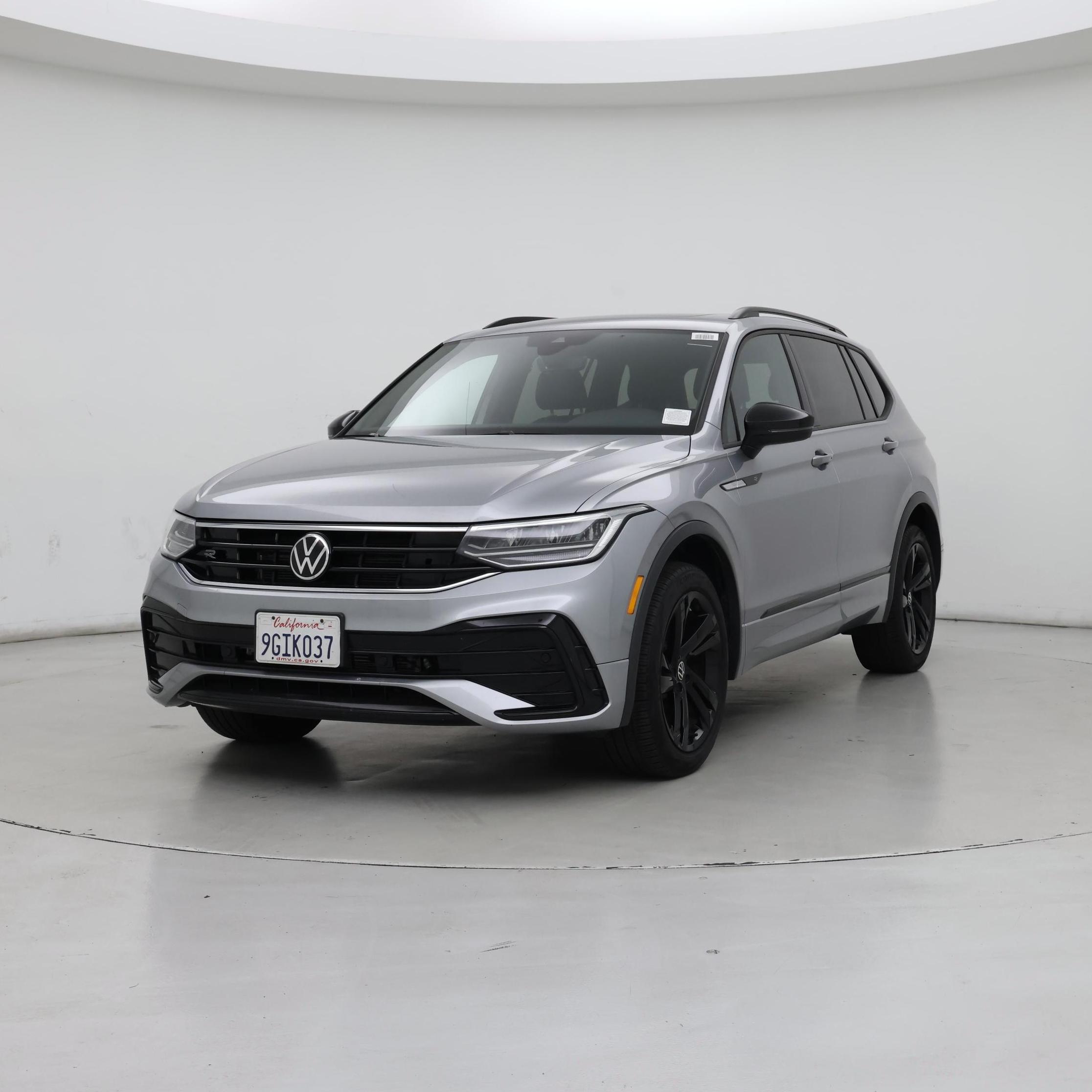 Thumbnail: 2023 Volkswagen Tiguan - 4