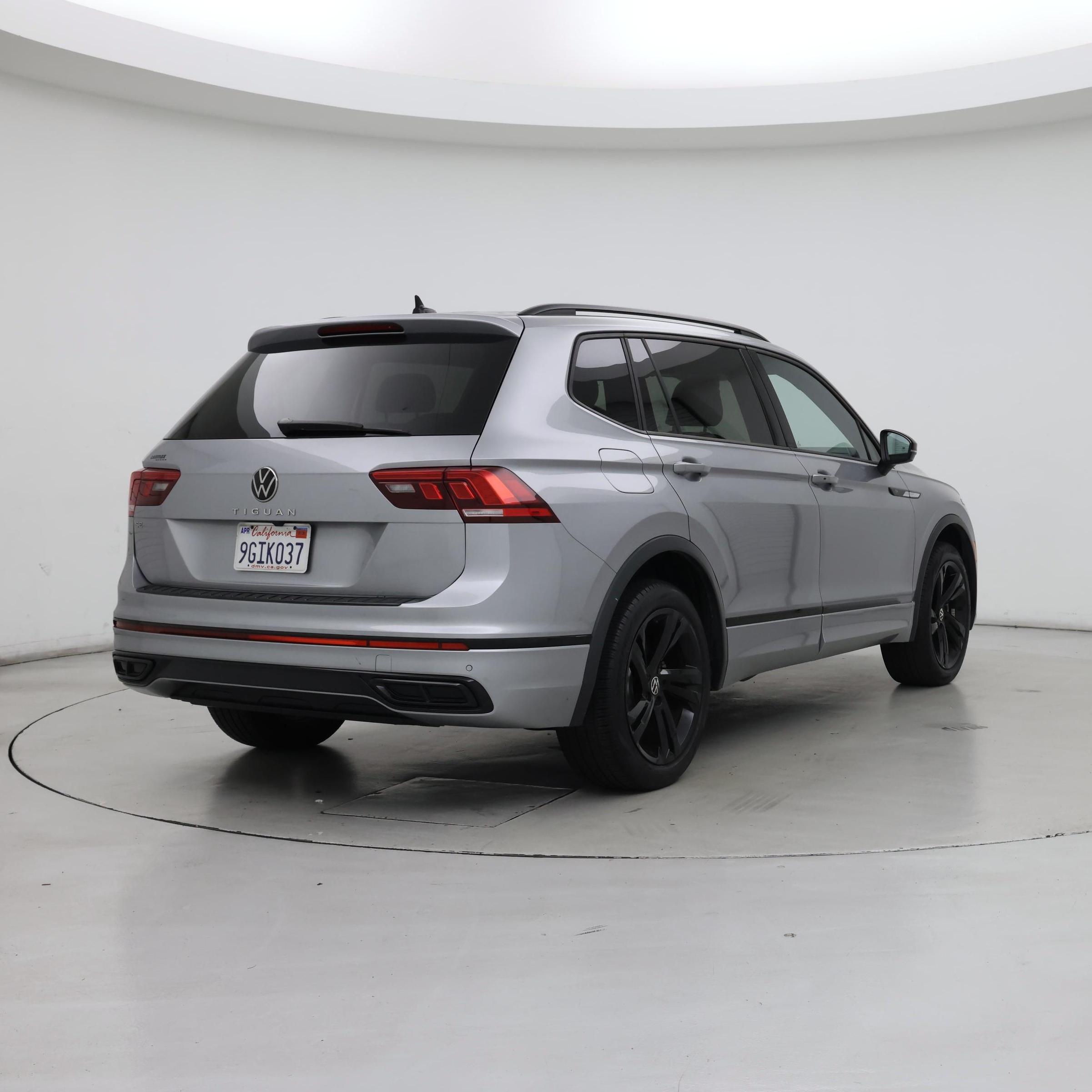 Thumbnail: 2023 Volkswagen Tiguan - 8