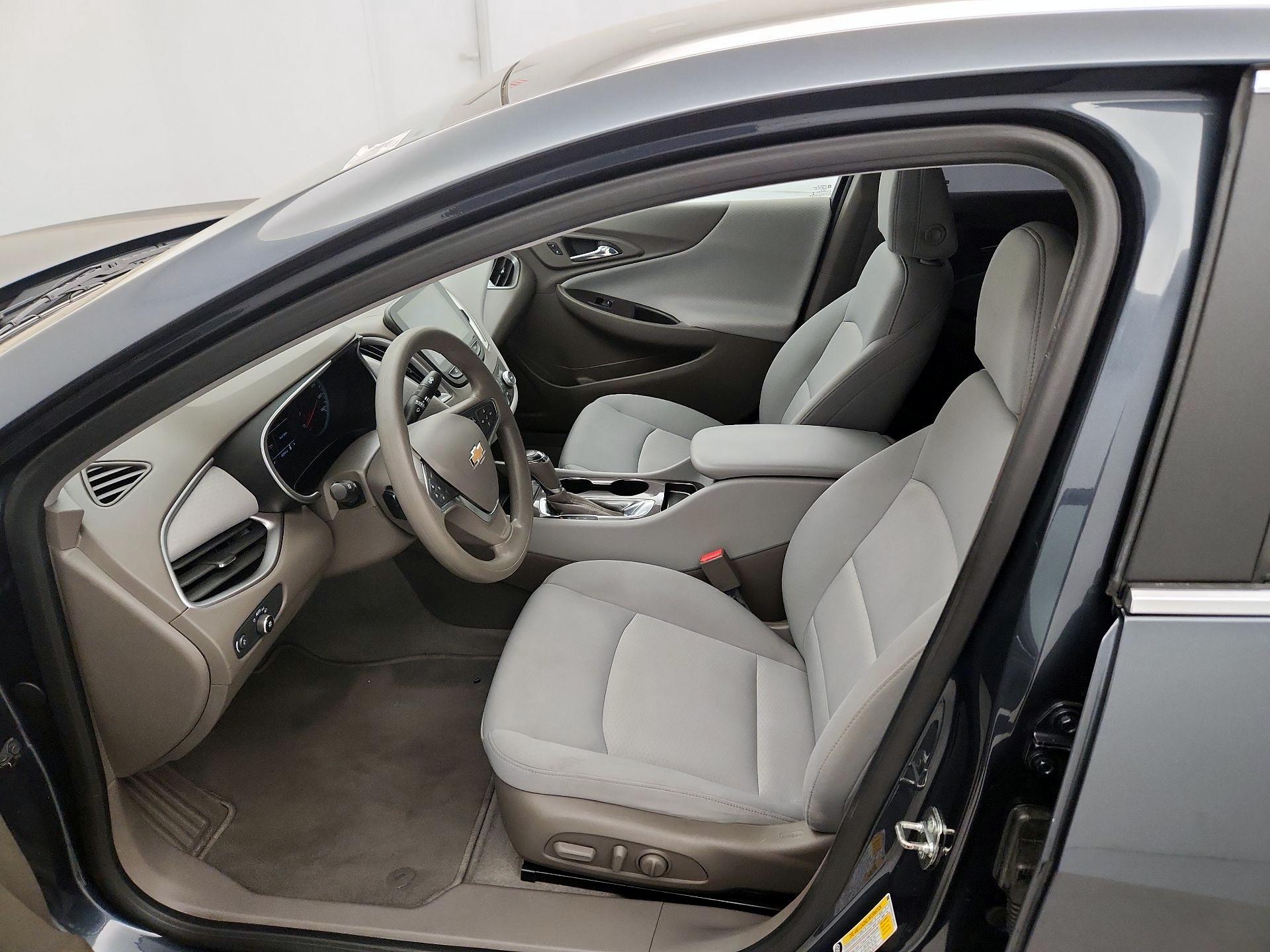 Thumbnail: 2019 Chevrolet Malibu - 11