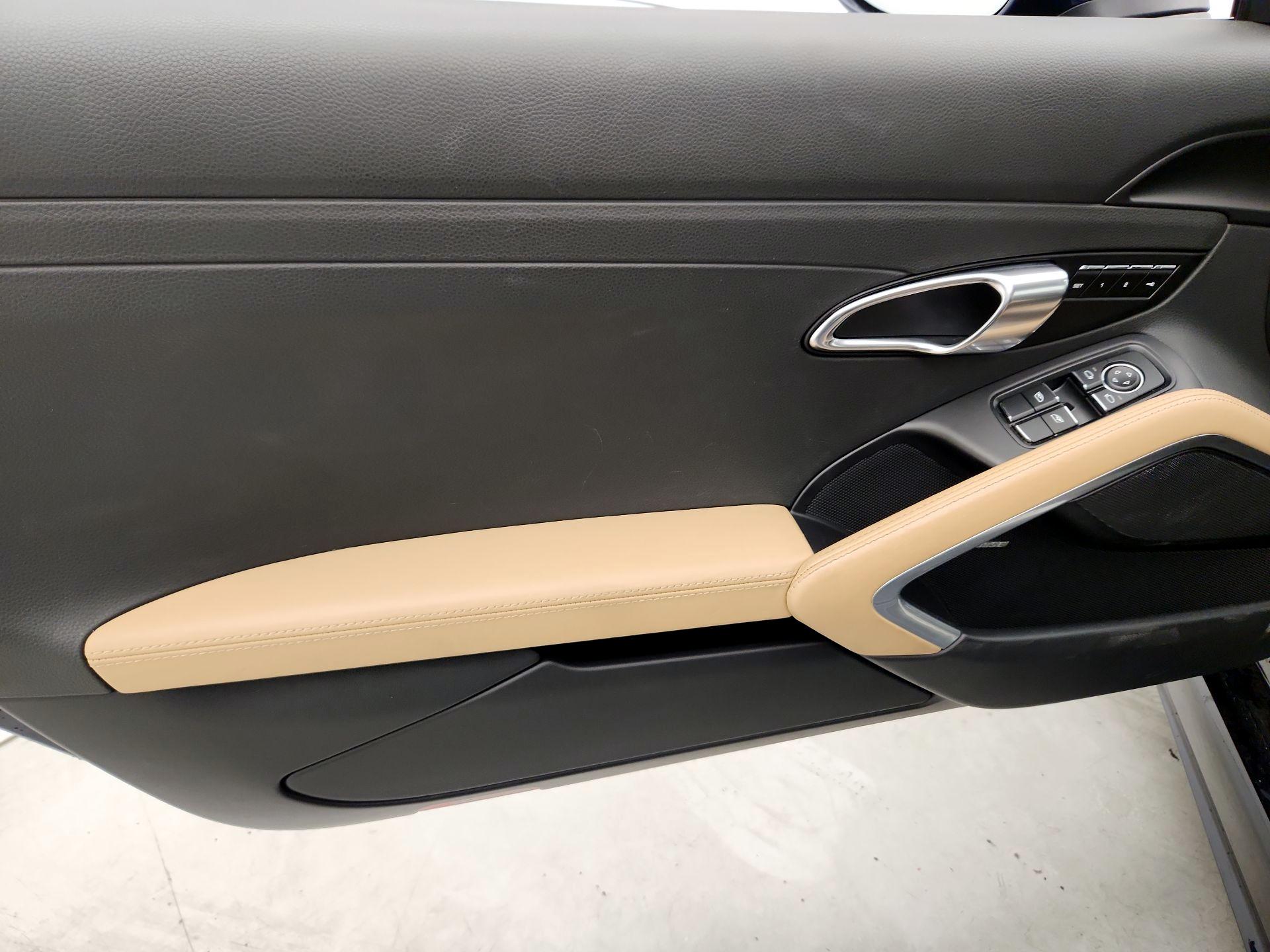 Thumbnail: 2018 Porsche 718 Cayman - 12