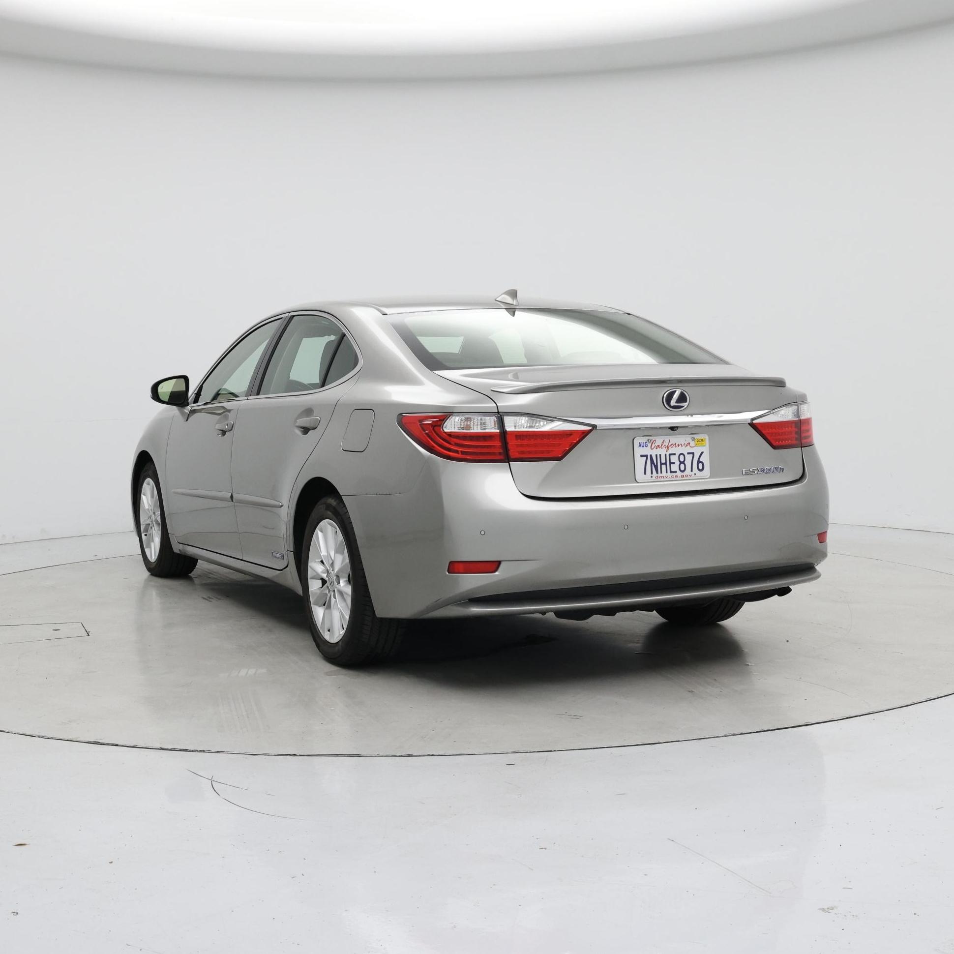 Thumbnail: 2015 Lexus ES - 2