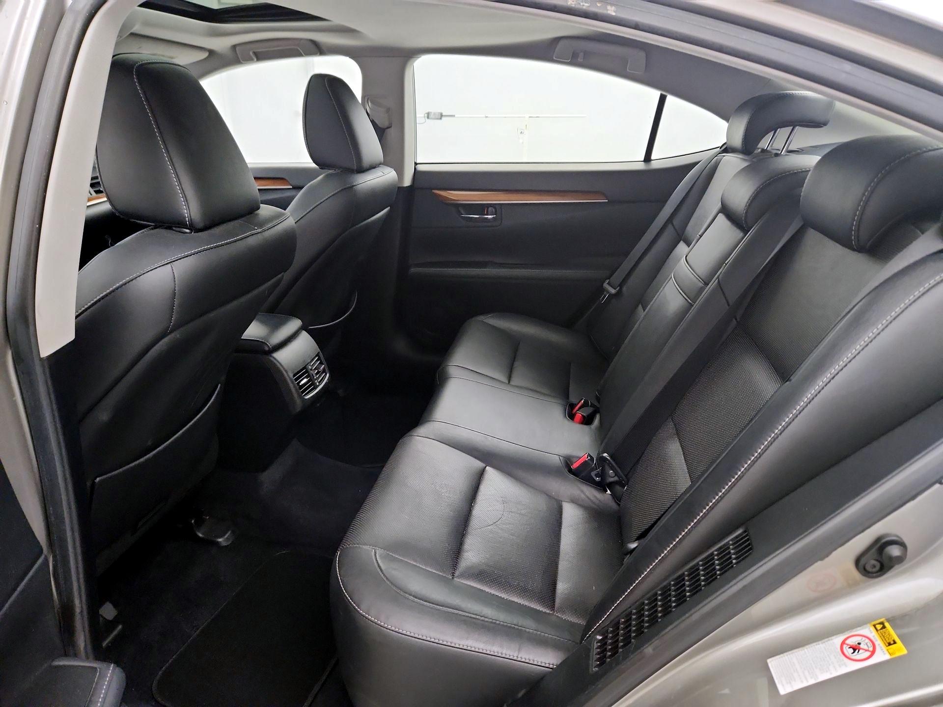 Thumbnail: 2015 Lexus ES - 20