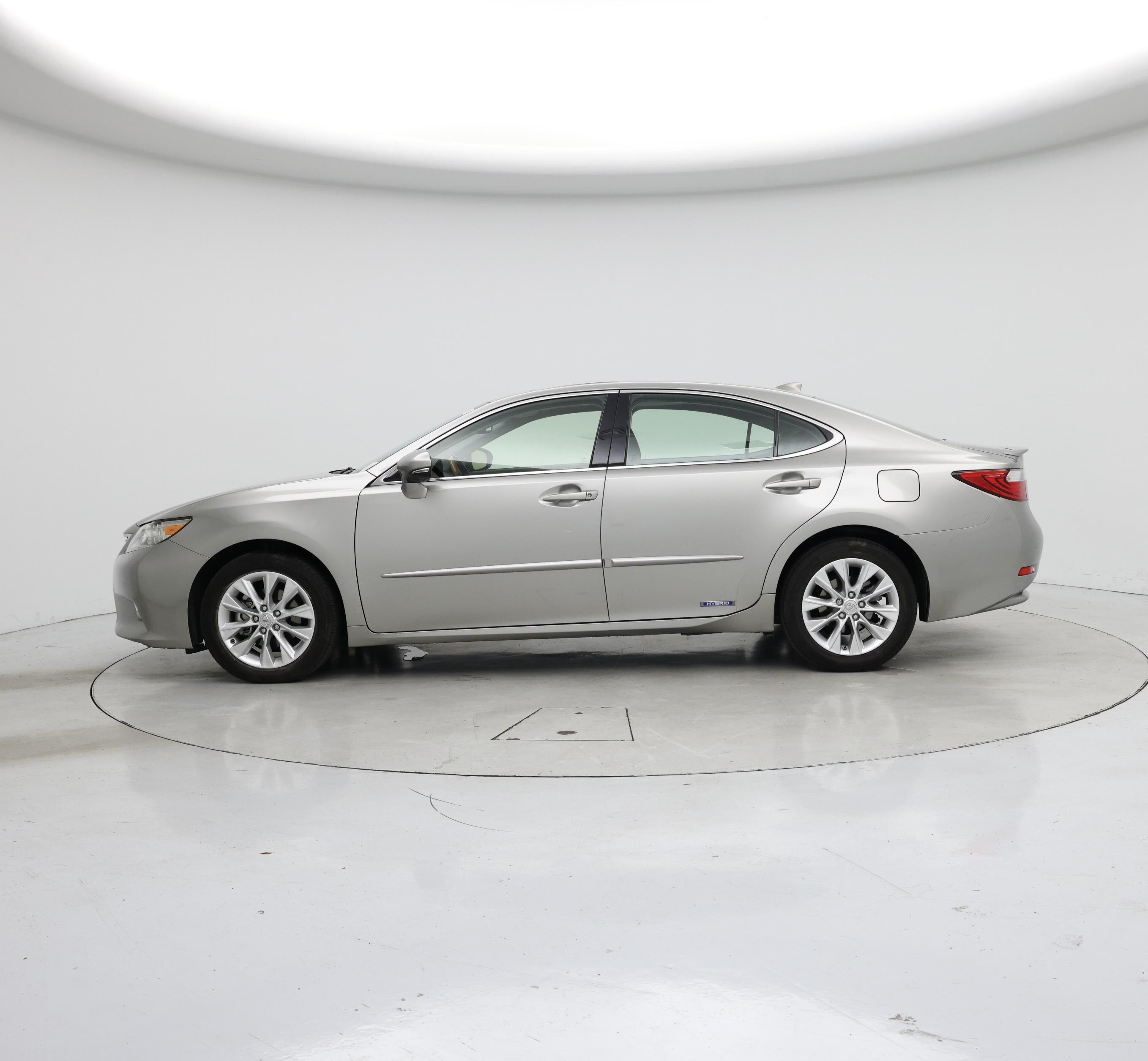 Thumbnail: 2015 Lexus ES - 3