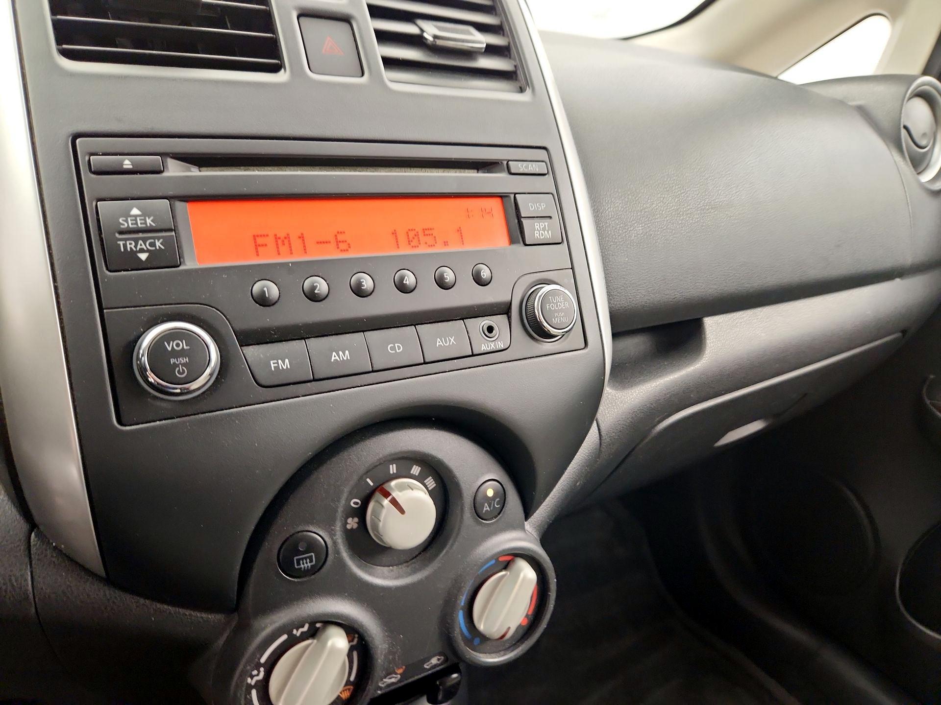 Thumbnail: 2014 Nissan Versa Note - 14