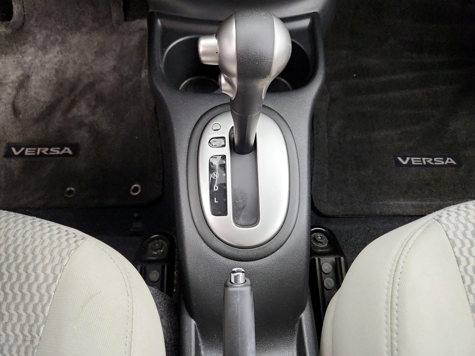 Thumbnail: 2014 Nissan Versa Note - 16