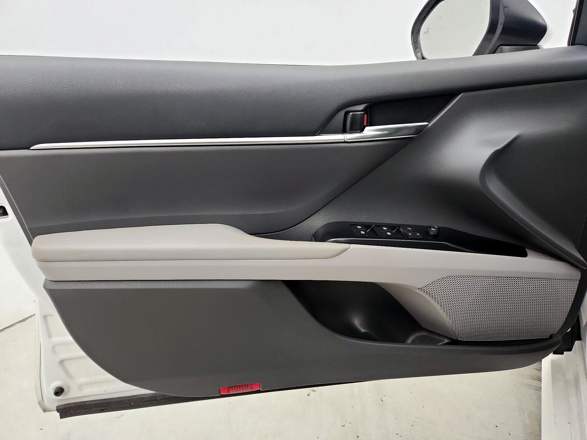 Thumbnail: 2020 Toyota Camry - 12