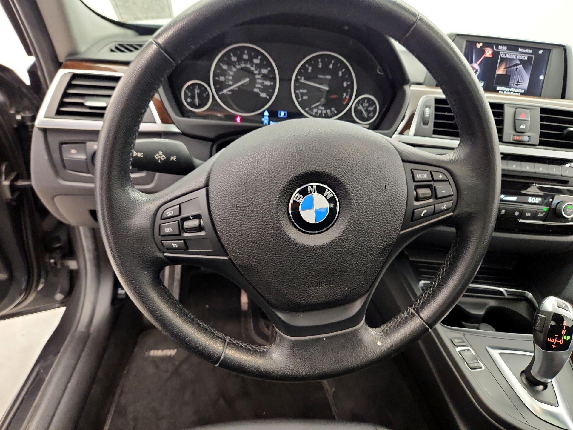 Thumbnail: 2016 BMW 3 Series - 10