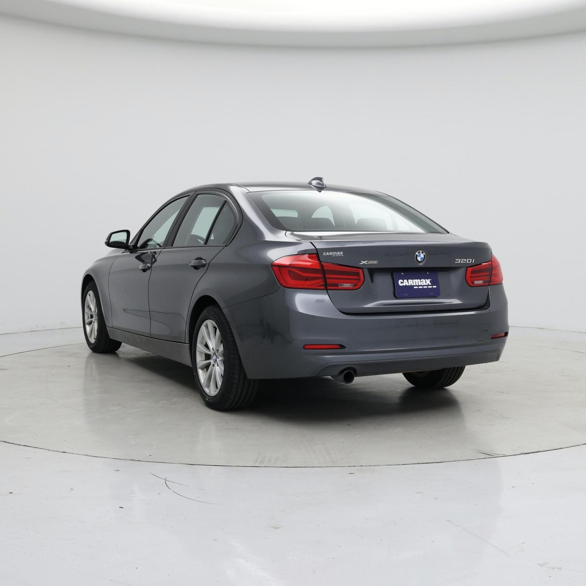 Thumbnail: 2016 BMW 3 Series - 2