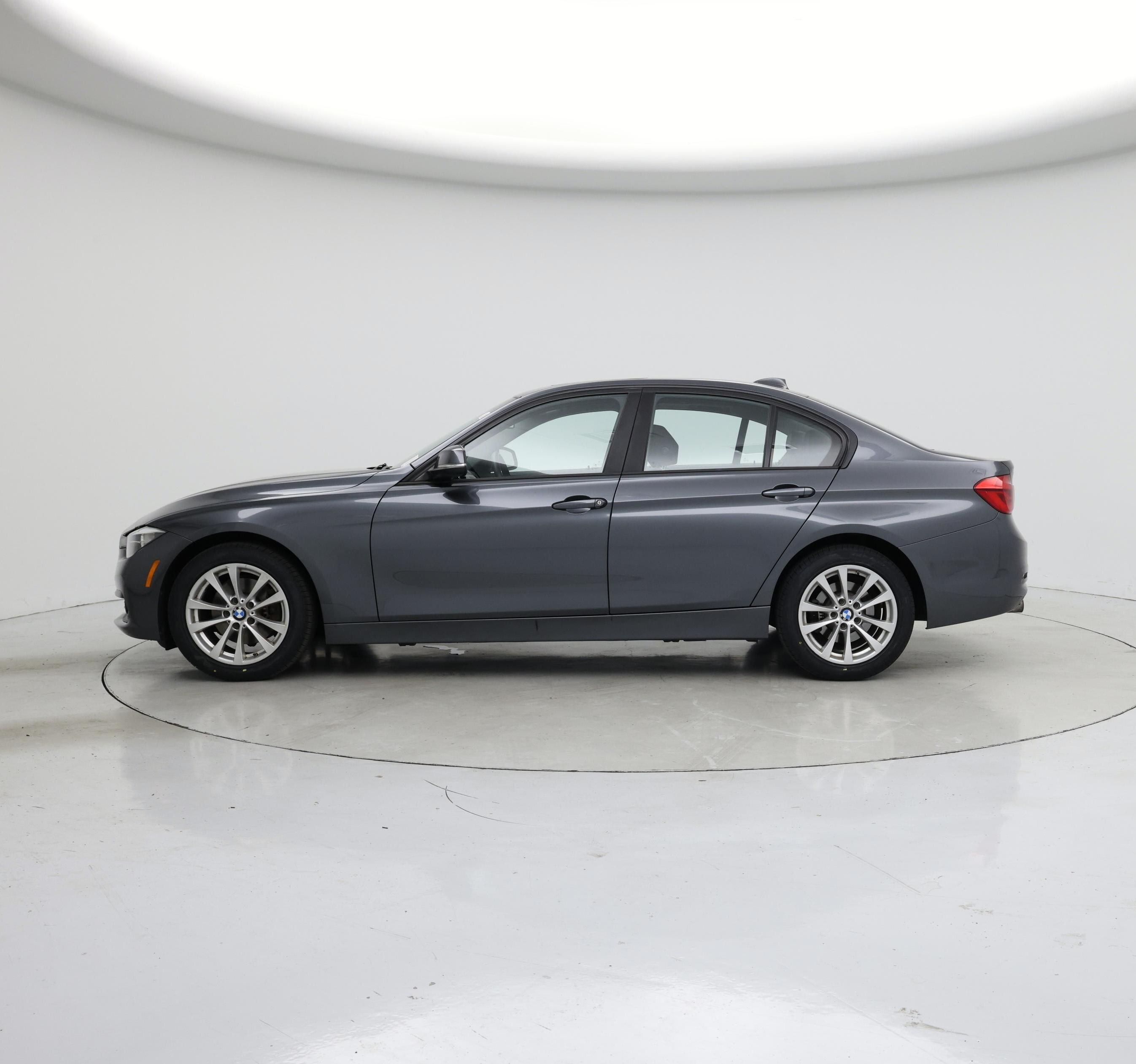 Thumbnail: 2016 BMW 3 Series - 3