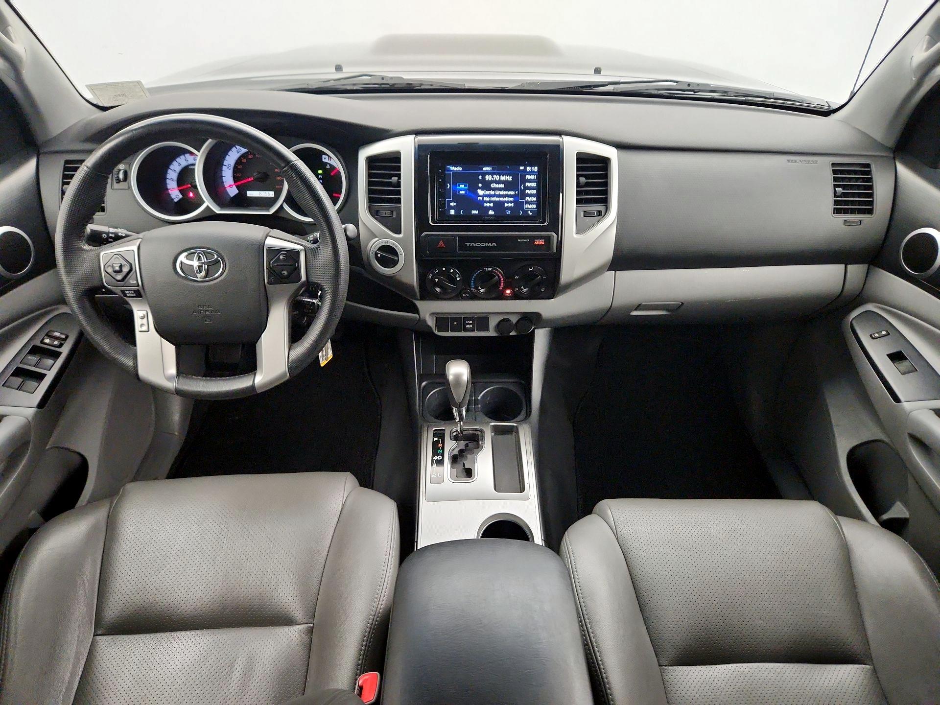 Thumbnail: 2015 Toyota Tacoma - 9