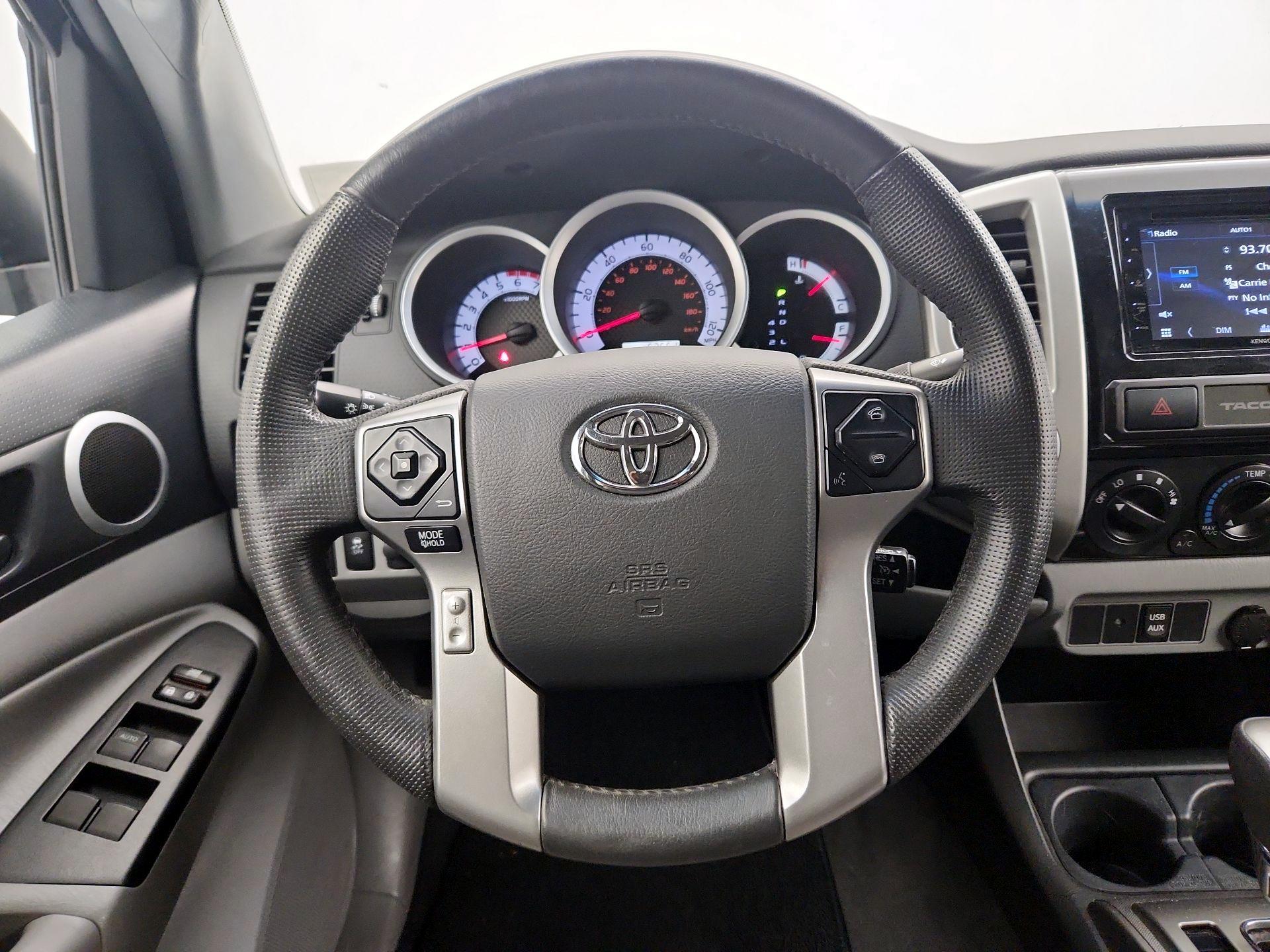 Thumbnail: 2015 Toyota Tacoma - 10