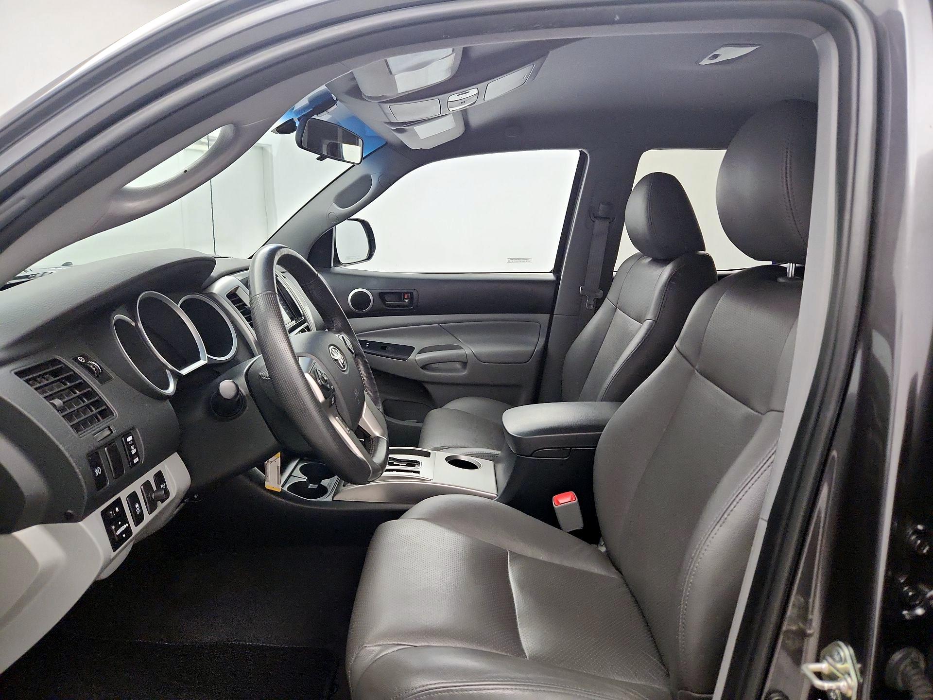 Thumbnail: 2015 Toyota Tacoma - 11