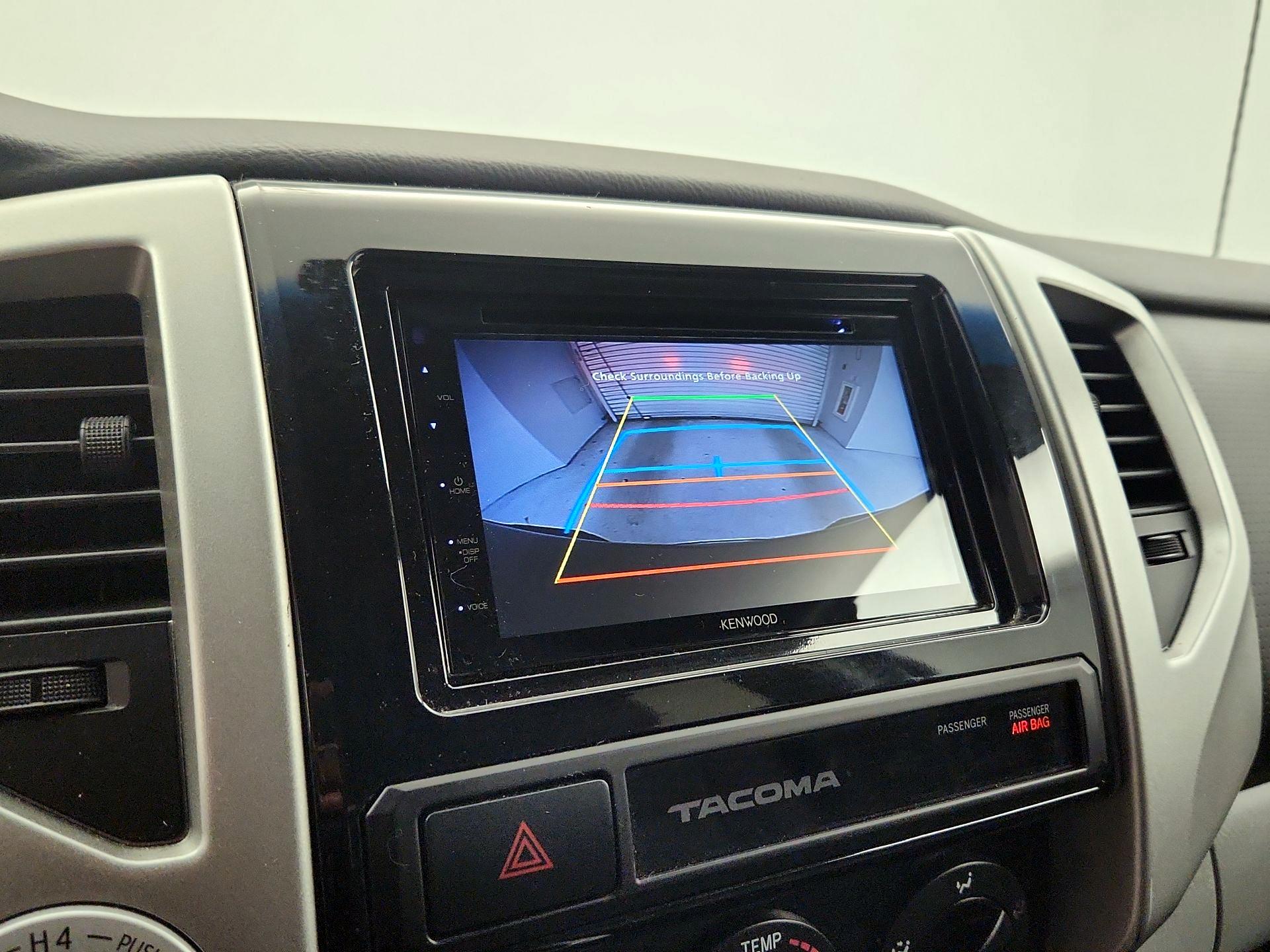 Thumbnail: 2015 Toyota Tacoma - 14