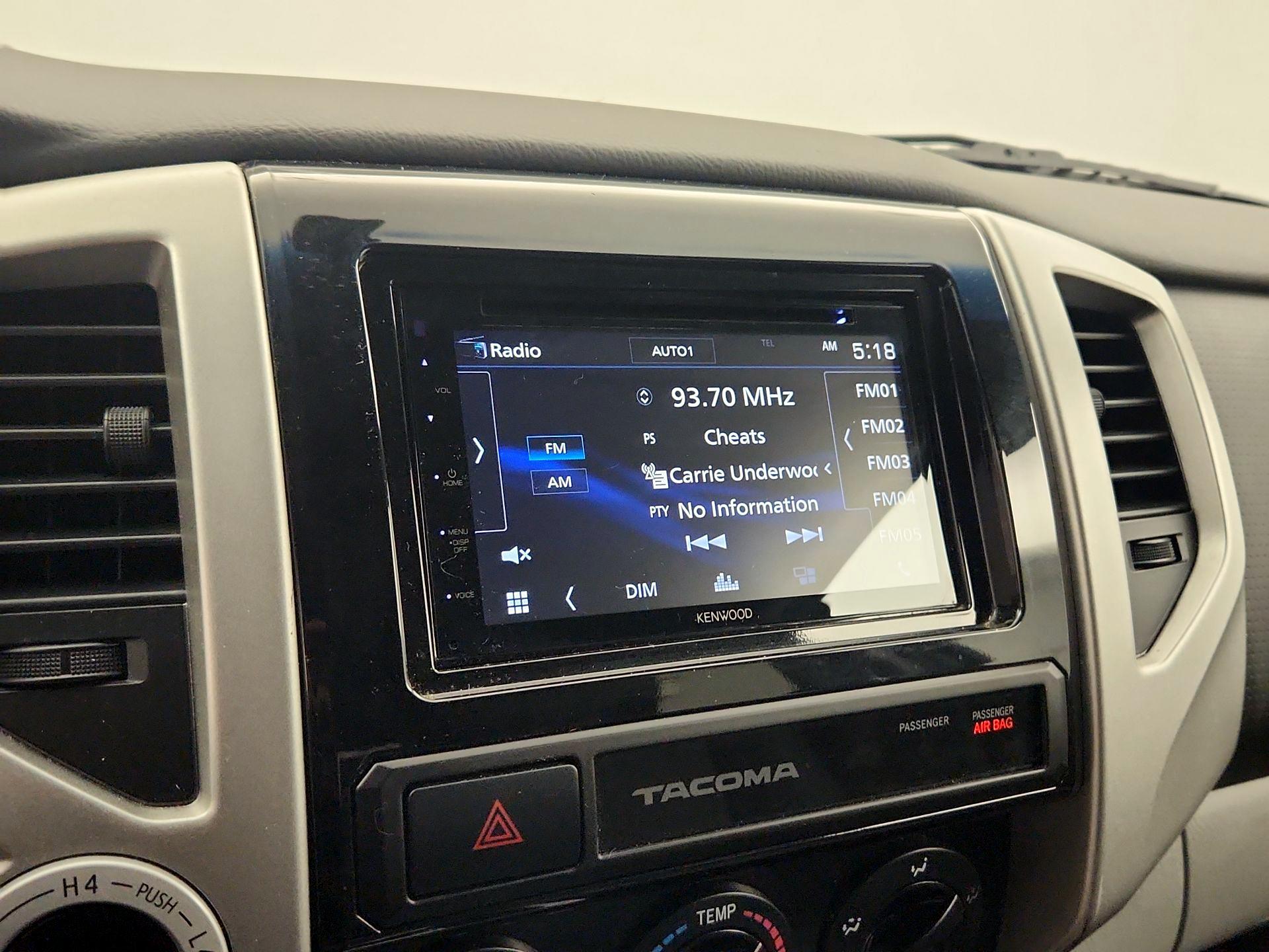 Thumbnail: 2015 Toyota Tacoma - 15