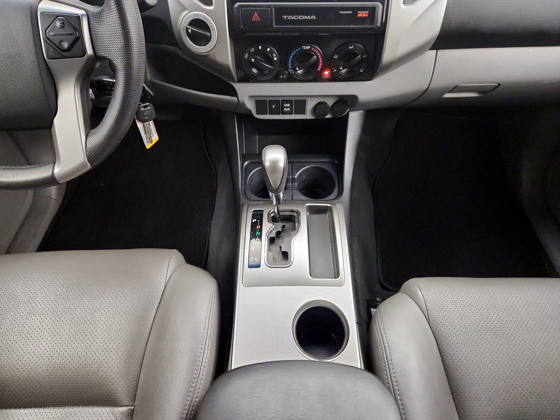 Thumbnail: 2015 Toyota Tacoma - 17
