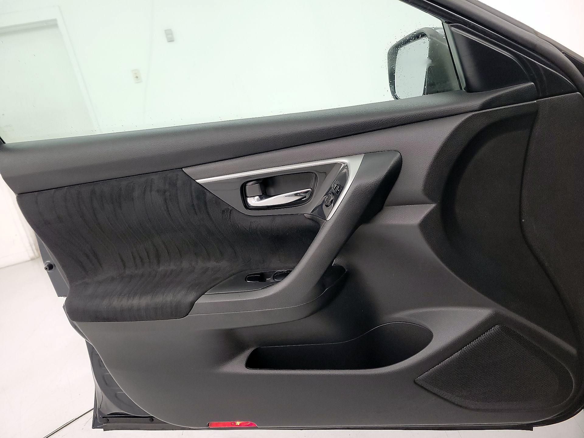 Thumbnail: 2014 Nissan Altima - 12
